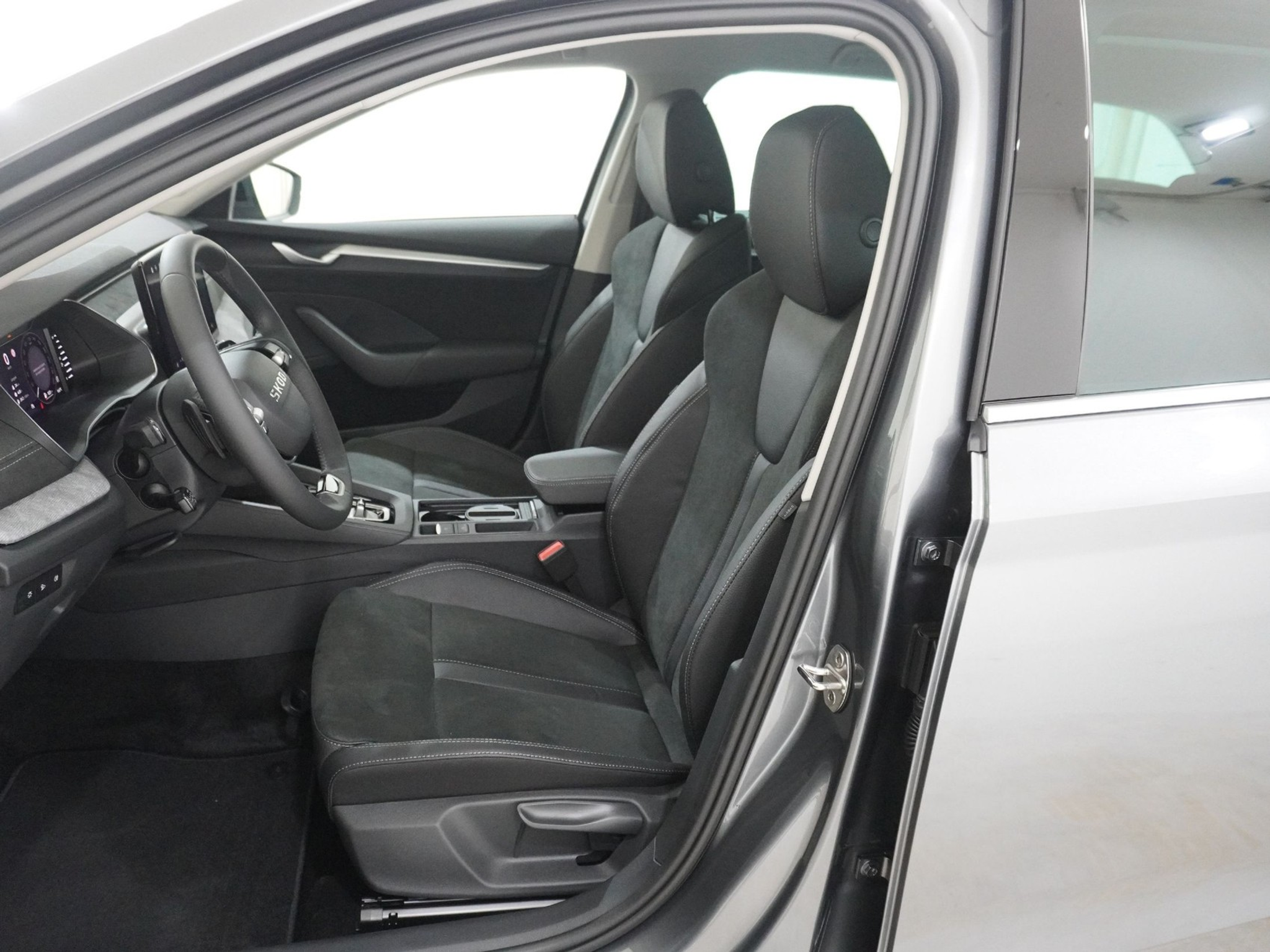 listing desktop thumbnail image 12