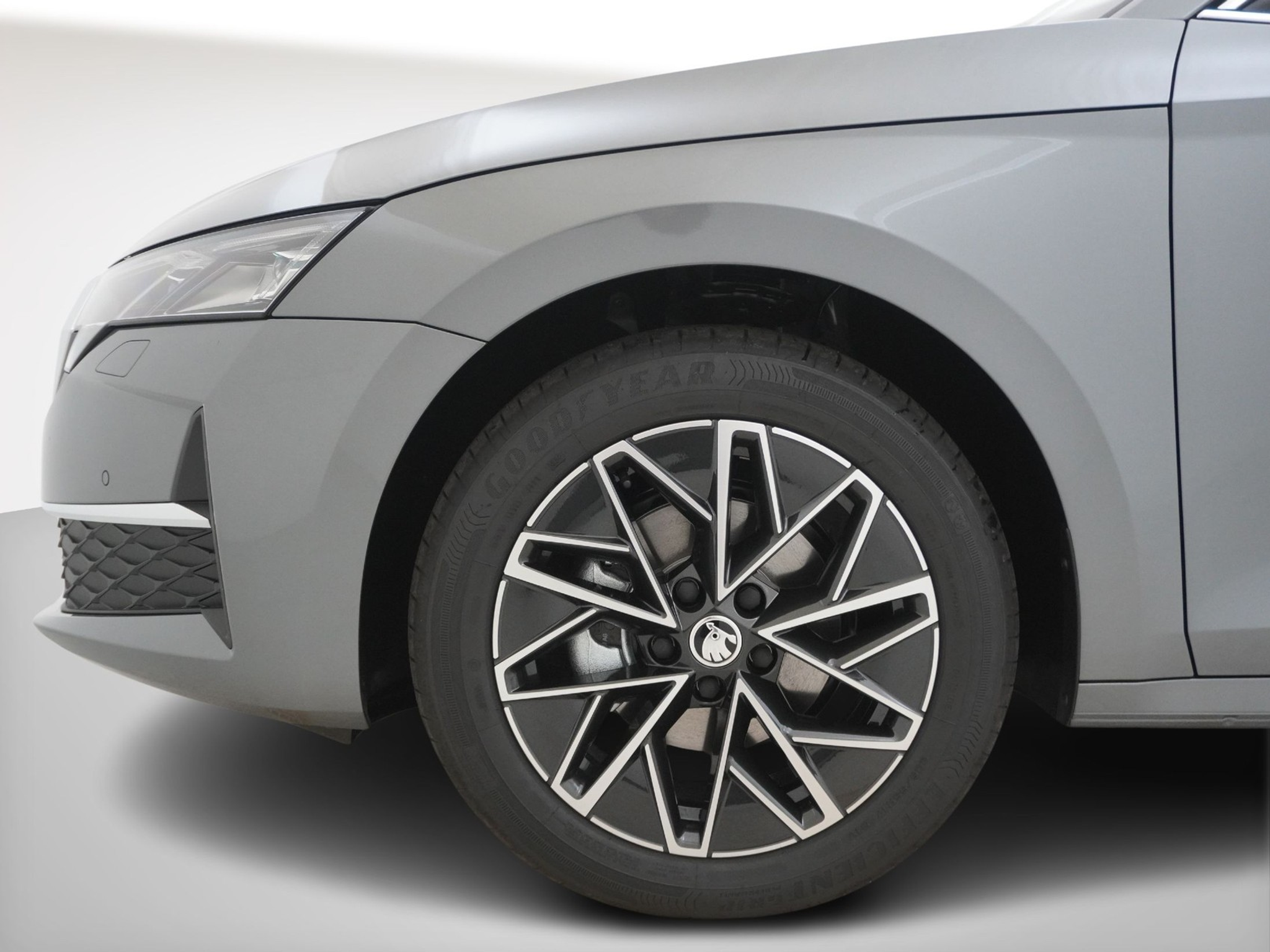 listing desktop thumbnail image 9