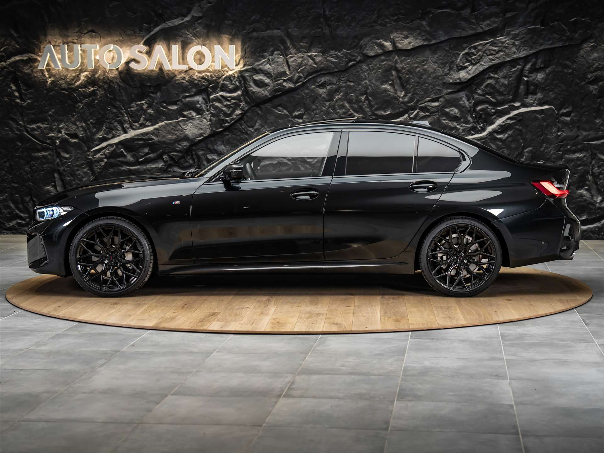 listing desktop thumbnail image 1