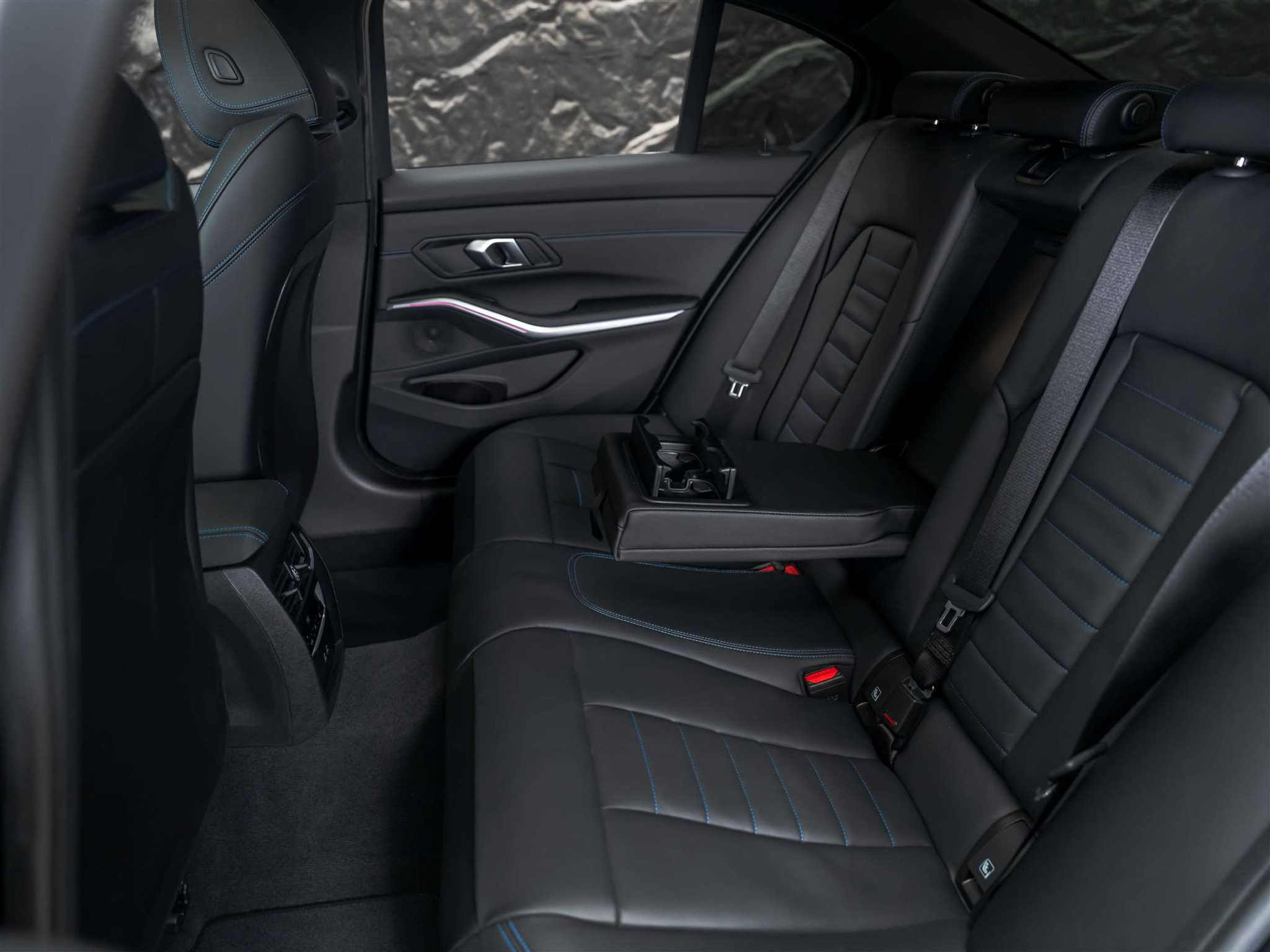 listing desktop thumbnail image 14