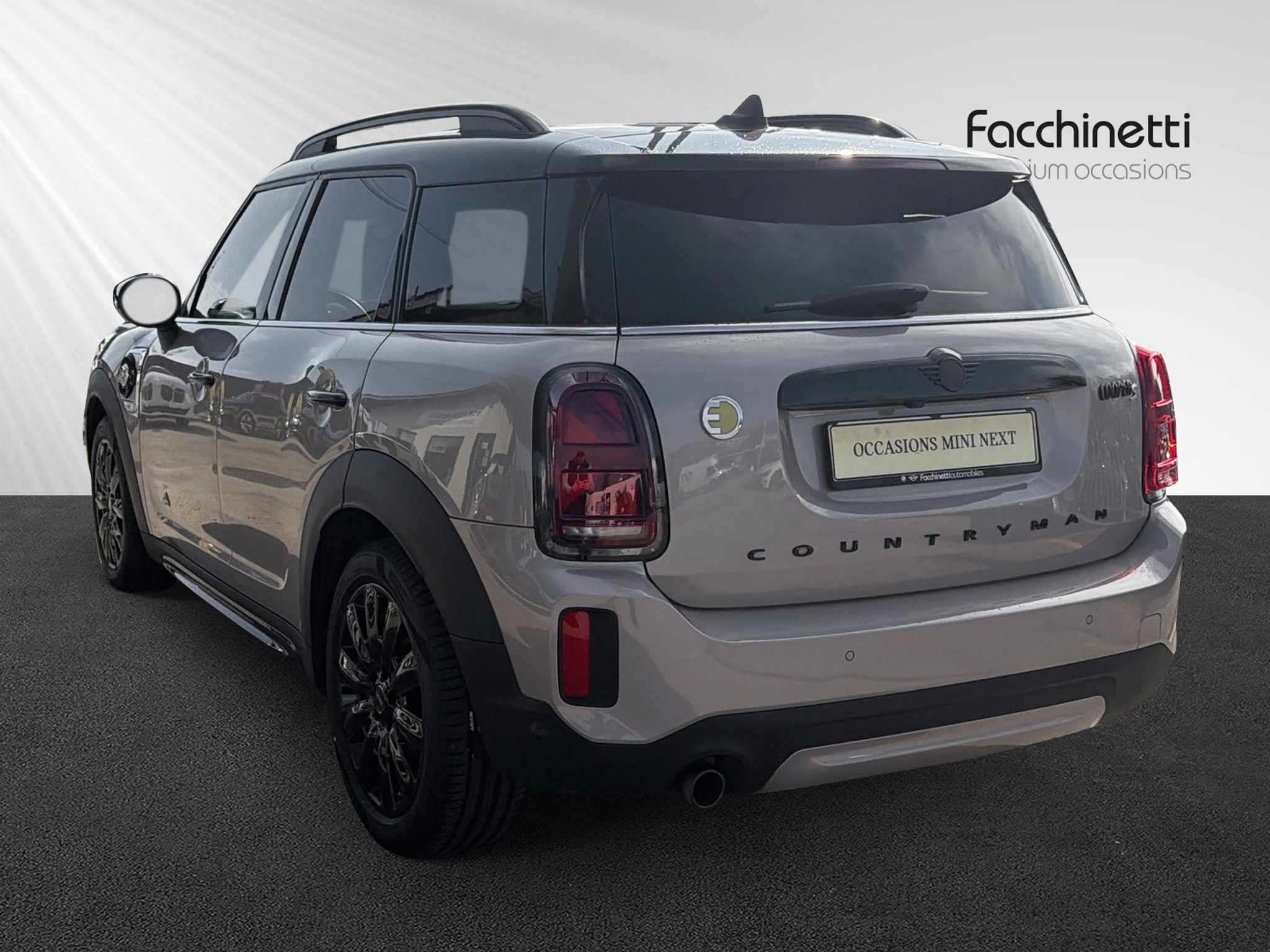 listing desktop thumbnail image 3