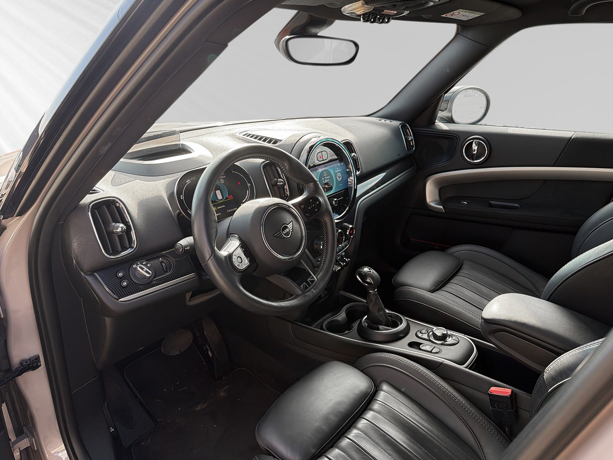 listing desktop thumbnail image 4