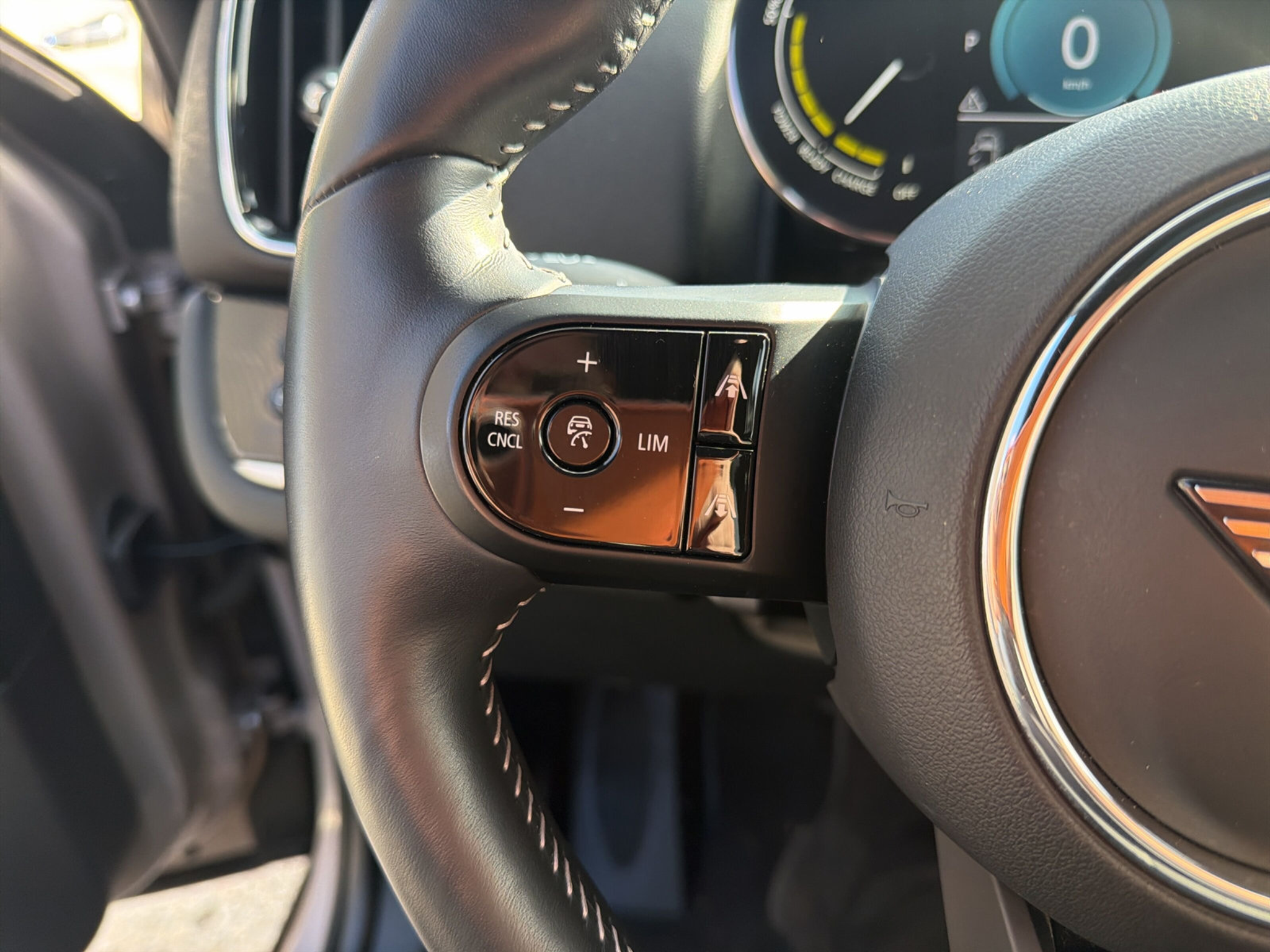 listing desktop thumbnail image 15