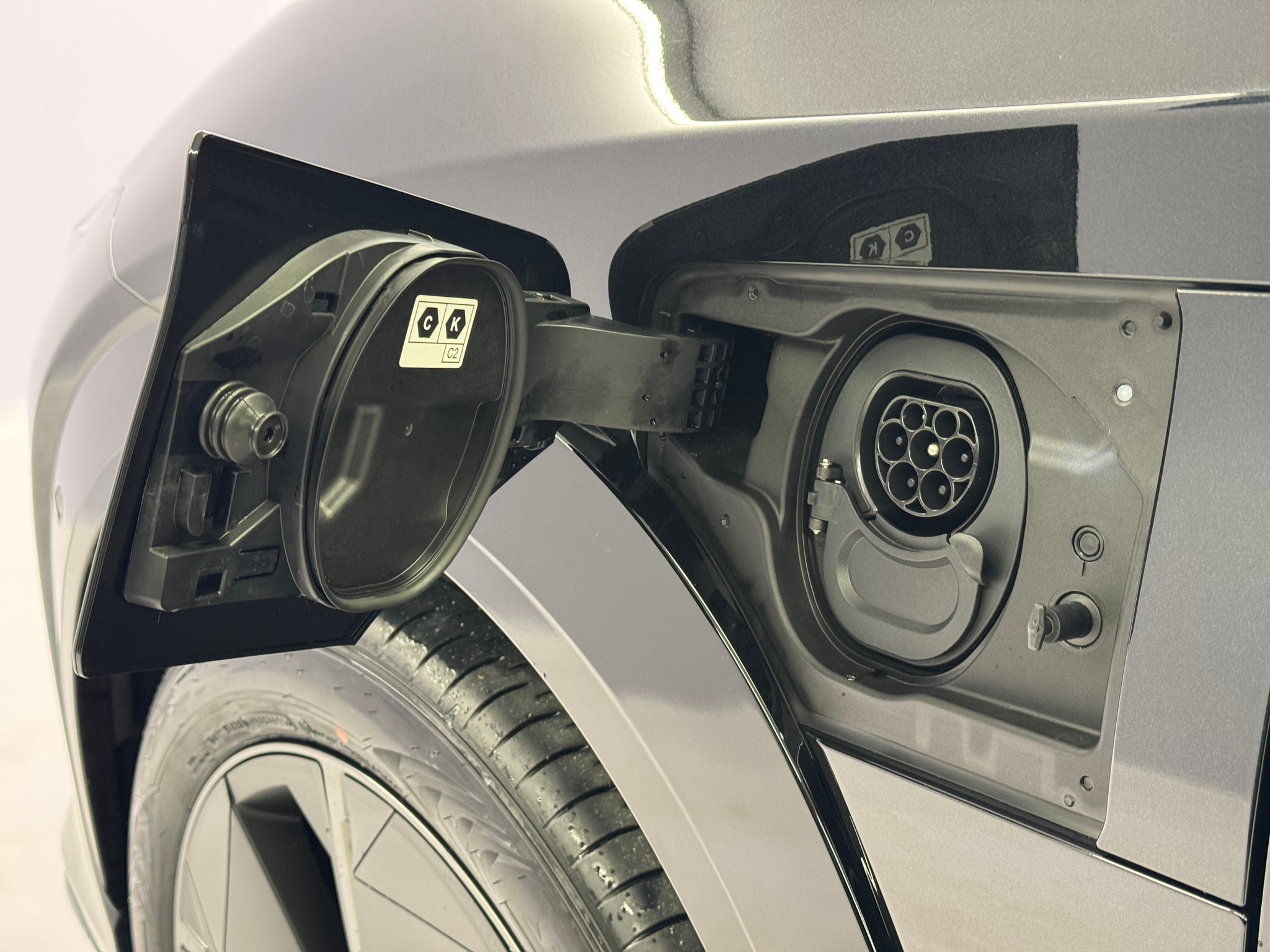 listing desktop thumbnail image 17