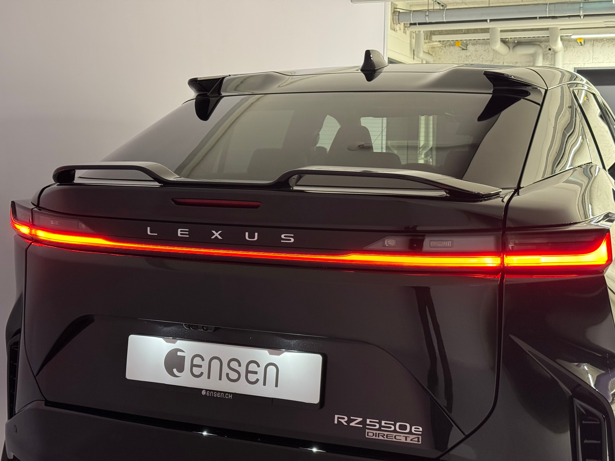 listing desktop thumbnail image 18