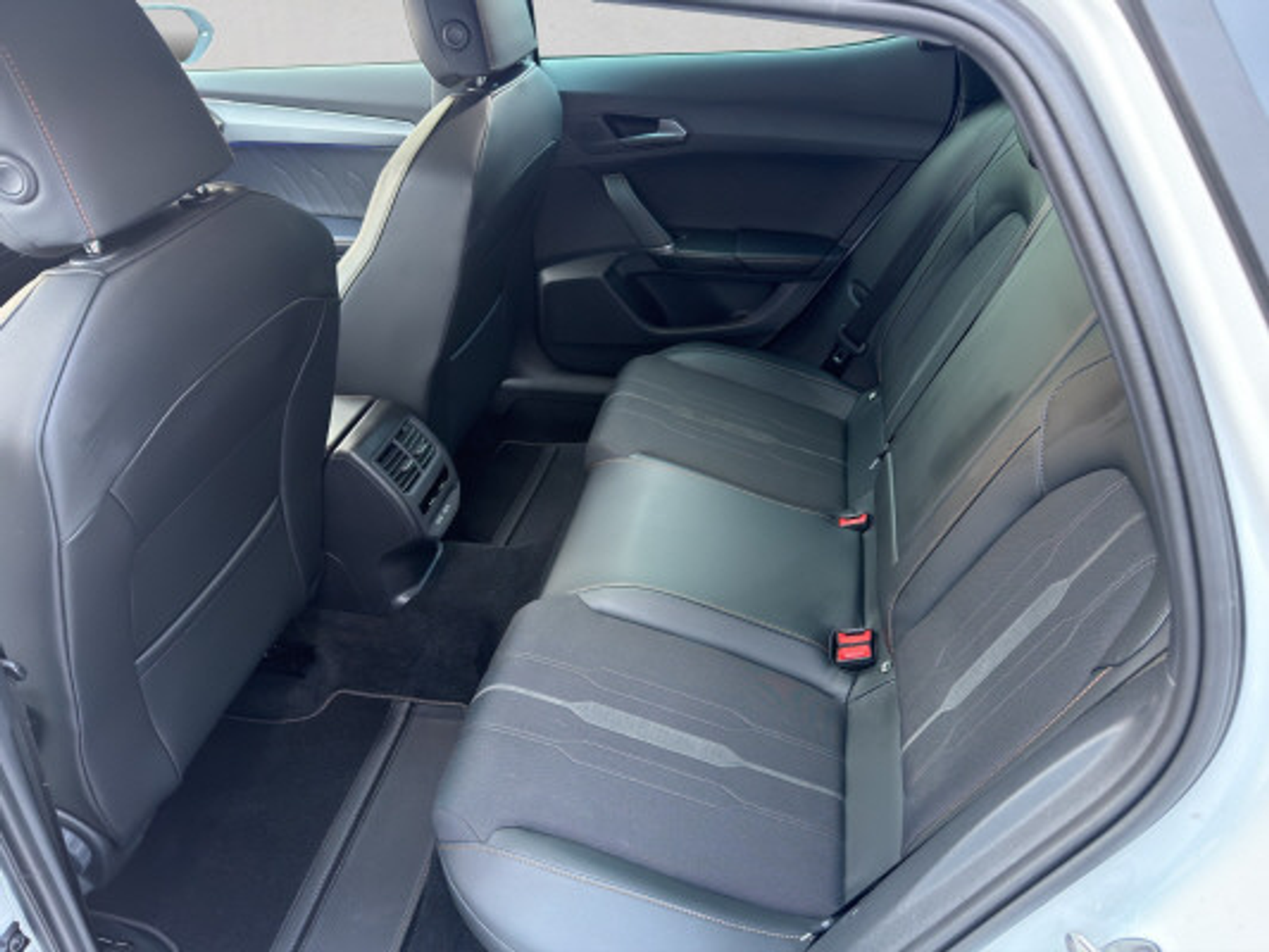 listing desktop thumbnail image 12