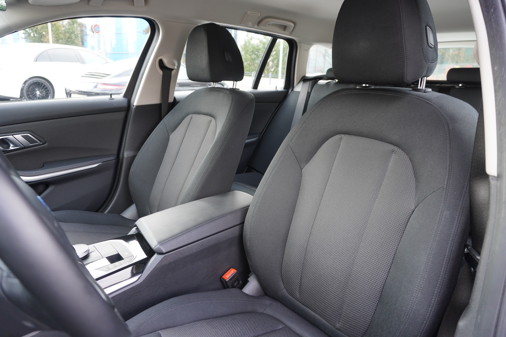 listing desktop thumbnail image 12