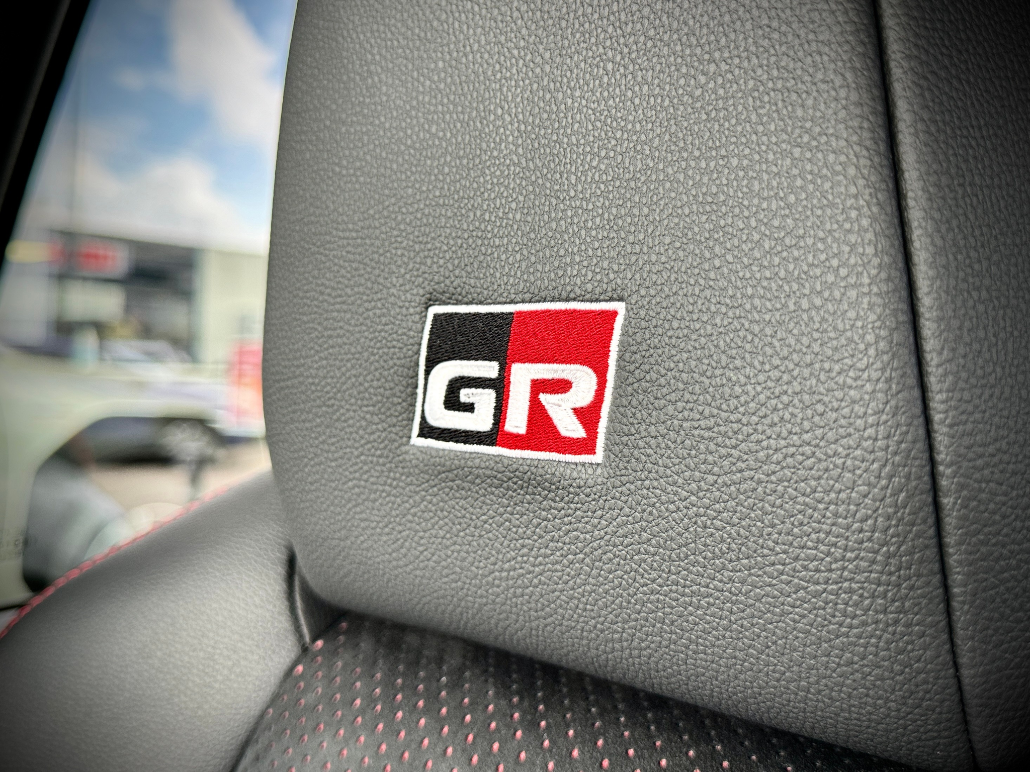 listing desktop thumbnail image 11