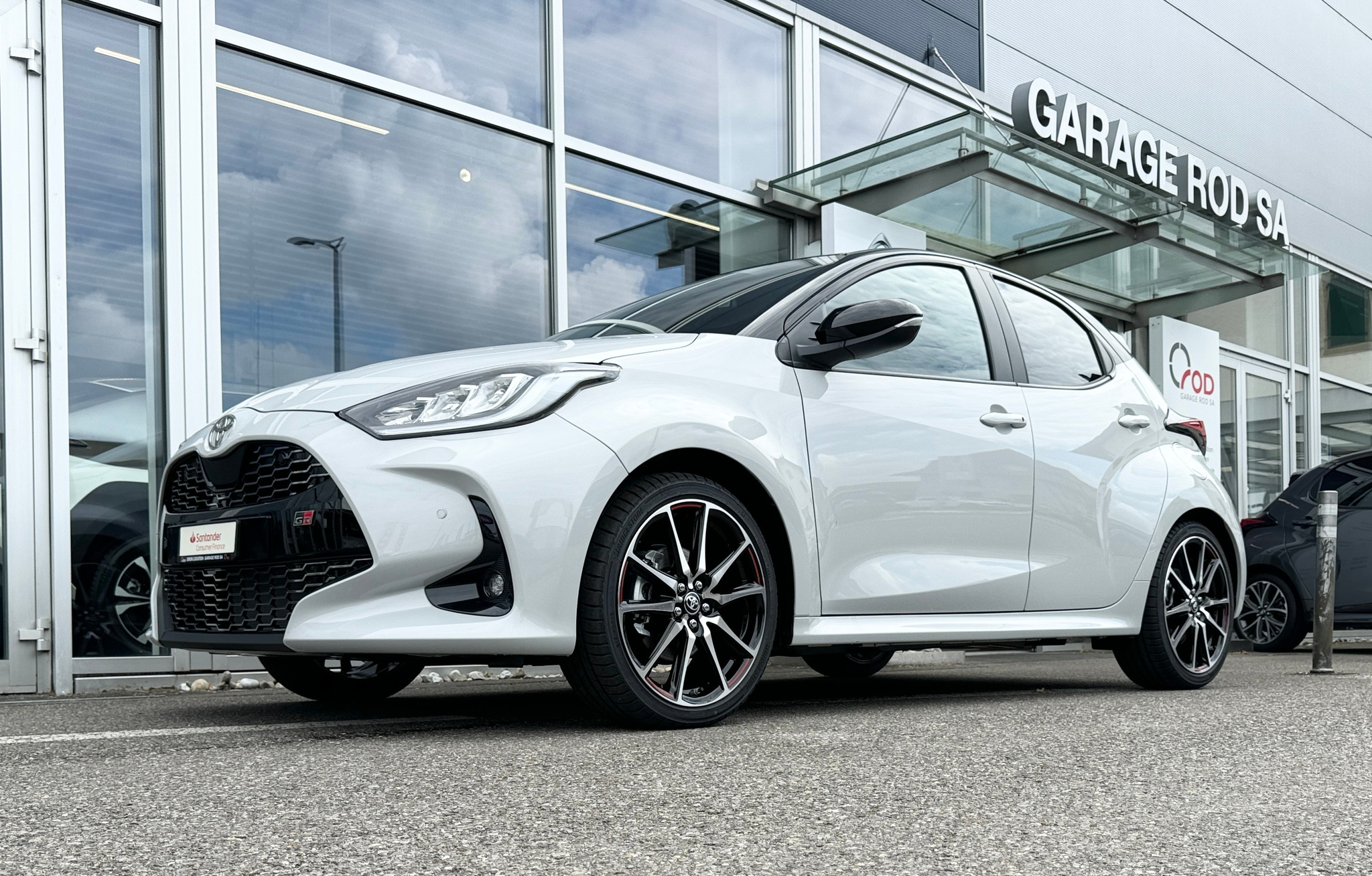 listing desktop thumbnail image 1