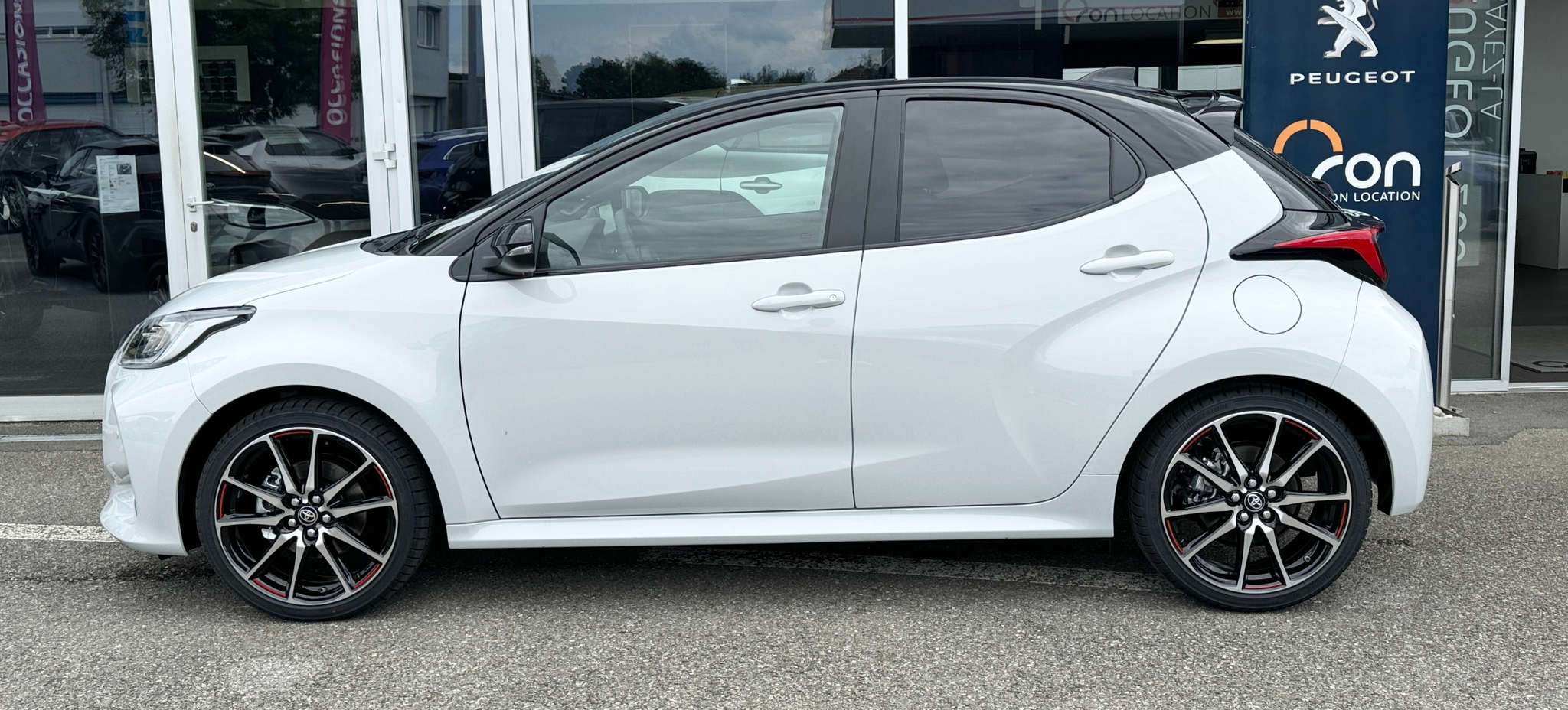 listing desktop thumbnail image 4