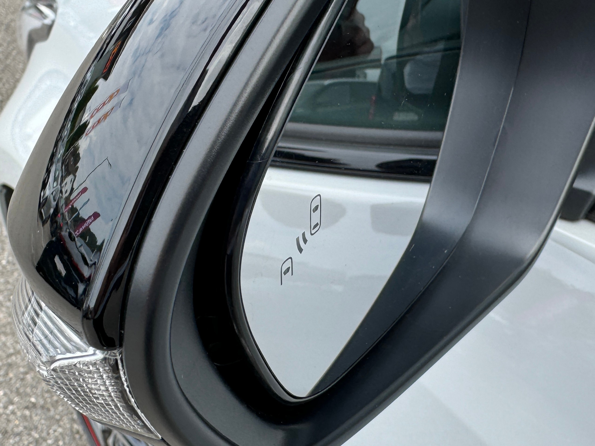 listing desktop thumbnail image 6