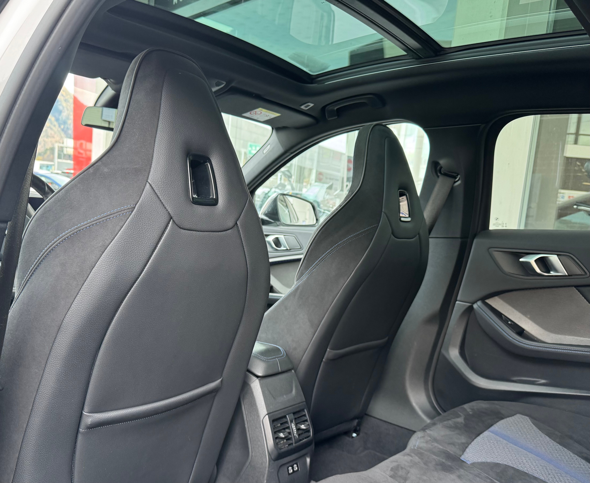 listing desktop thumbnail image 10