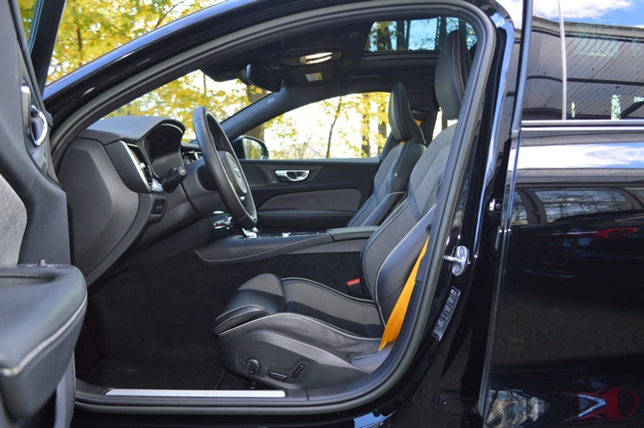 listing desktop thumbnail image 4