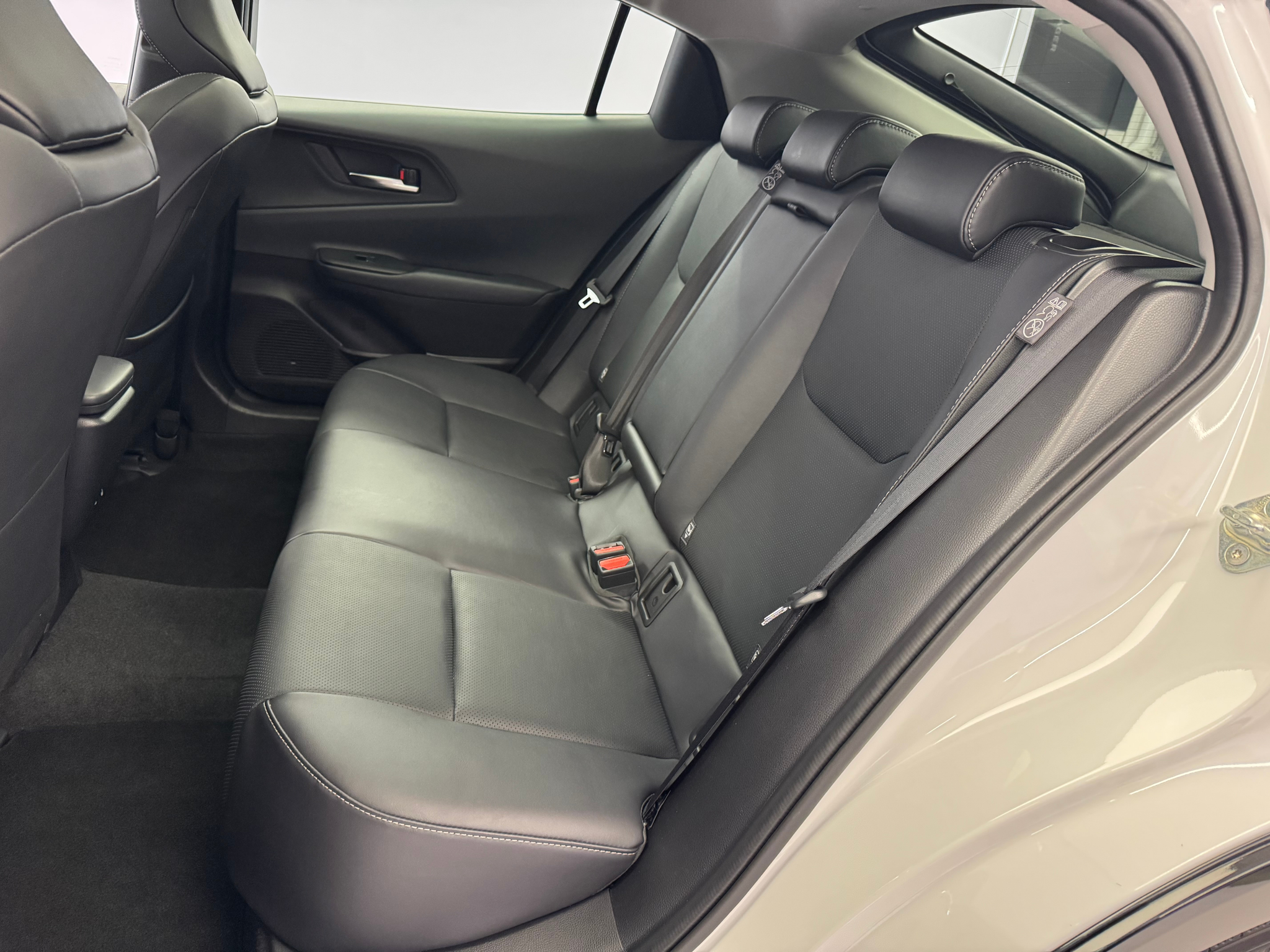 listing desktop thumbnail image 9