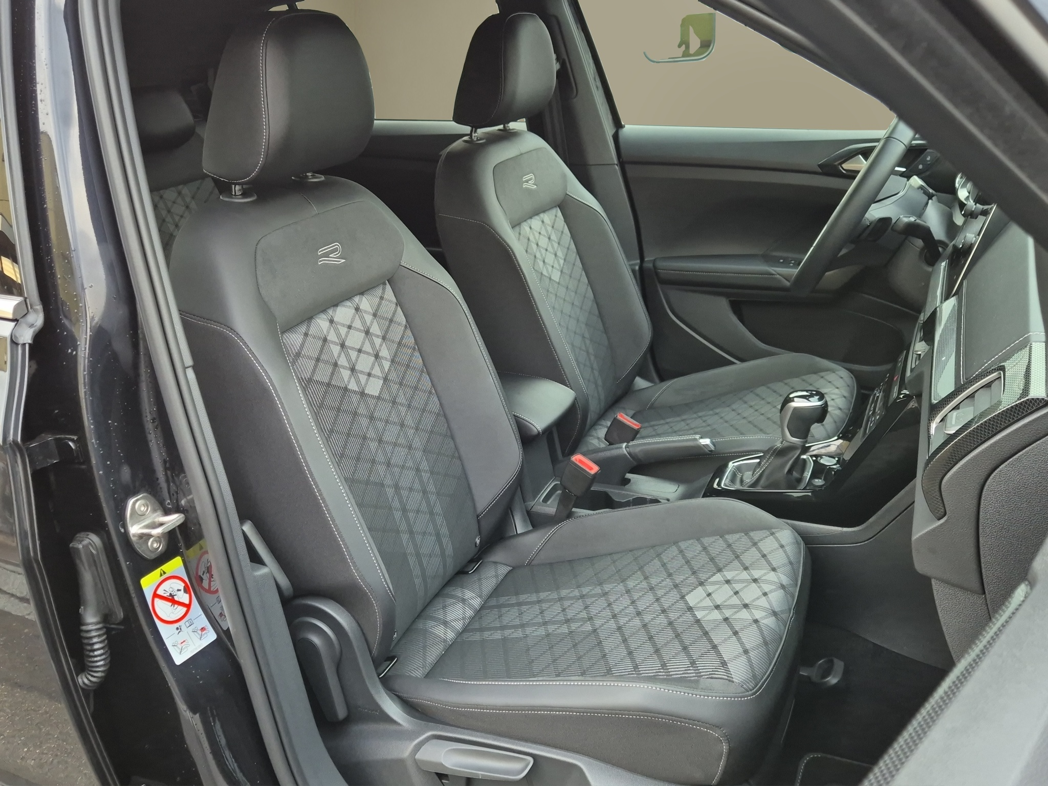 listing desktop thumbnail image 14