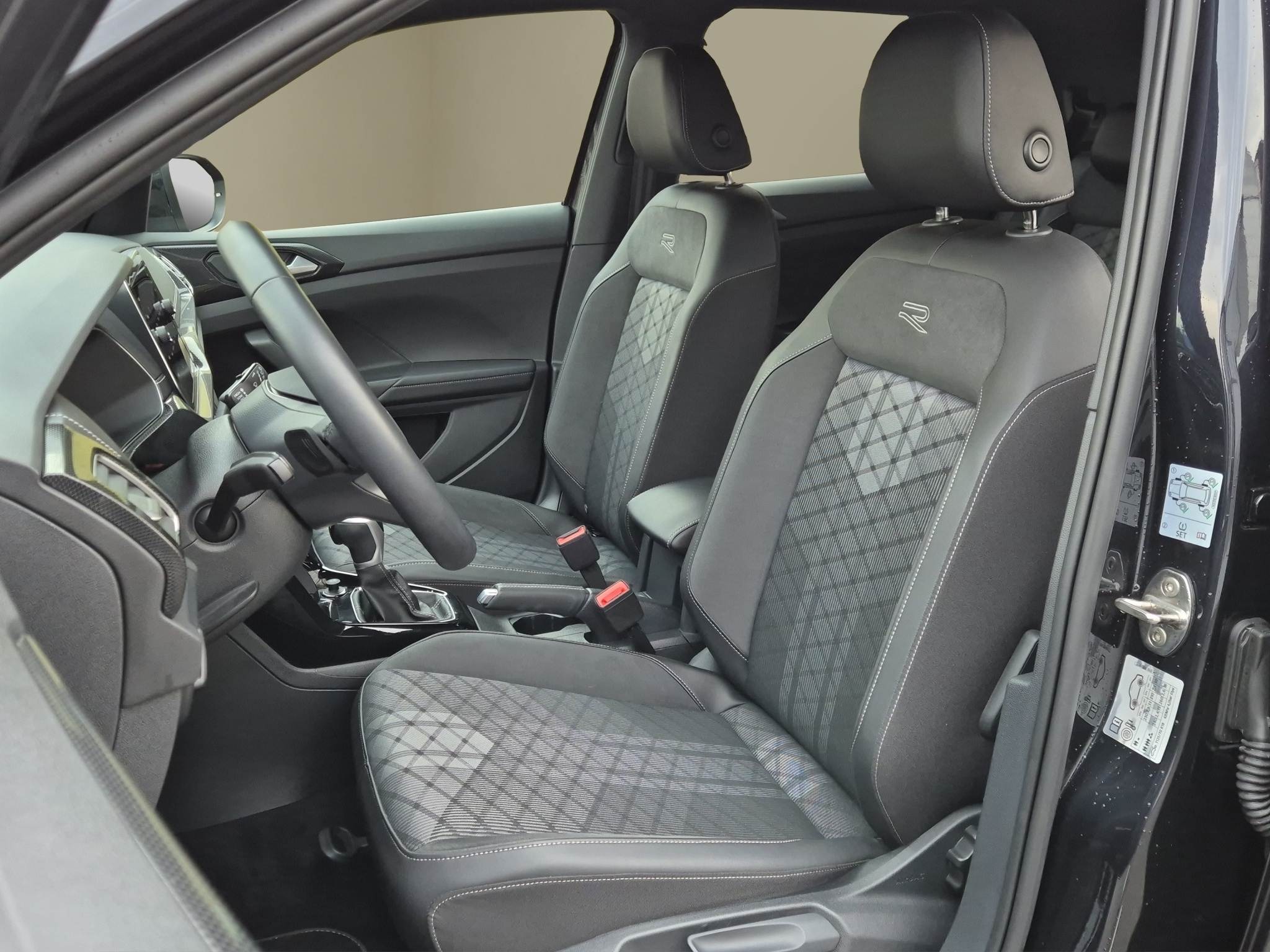 listing desktop thumbnail image 8