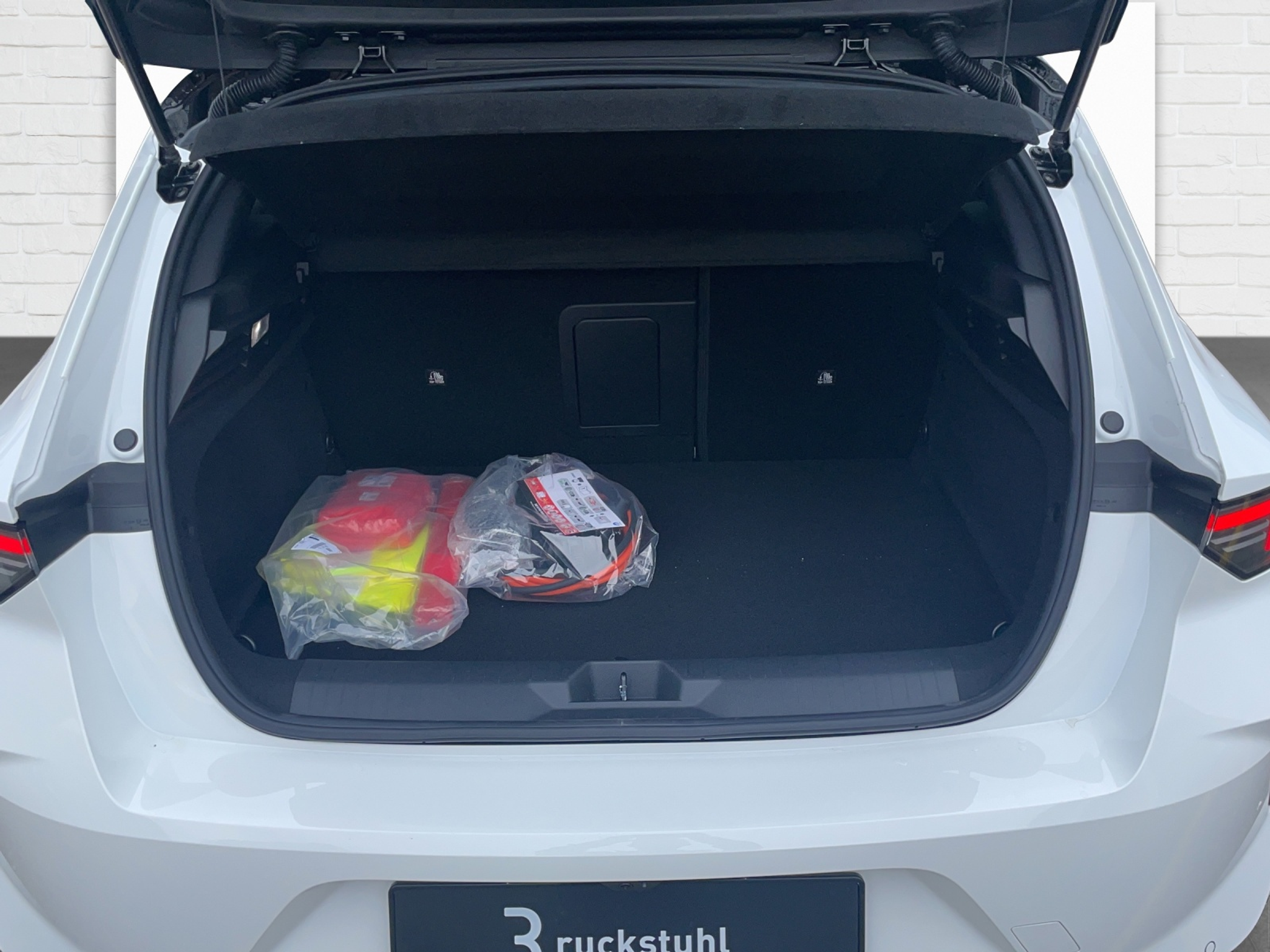 listing desktop thumbnail image 12