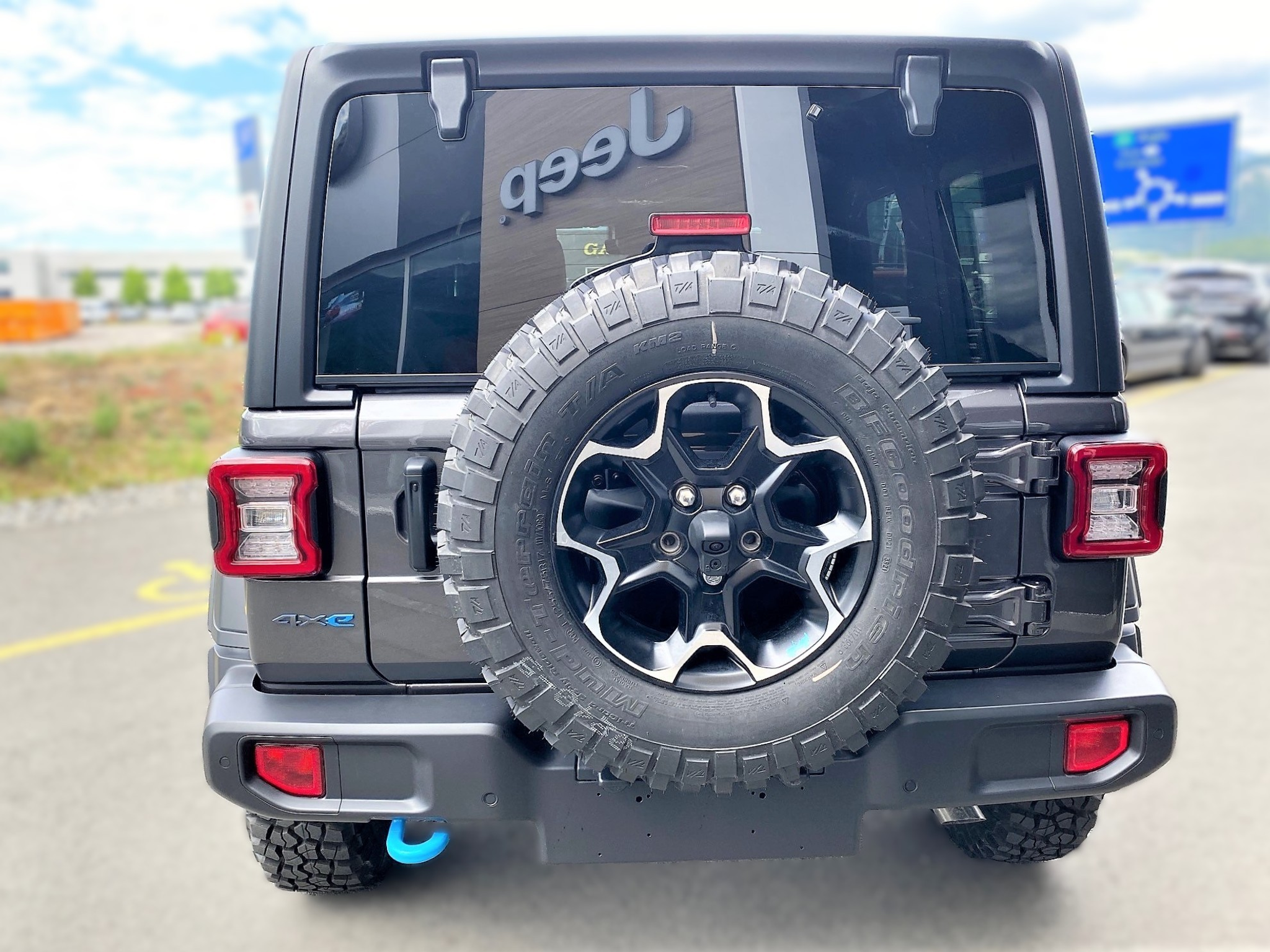 listing desktop thumbnail image 4