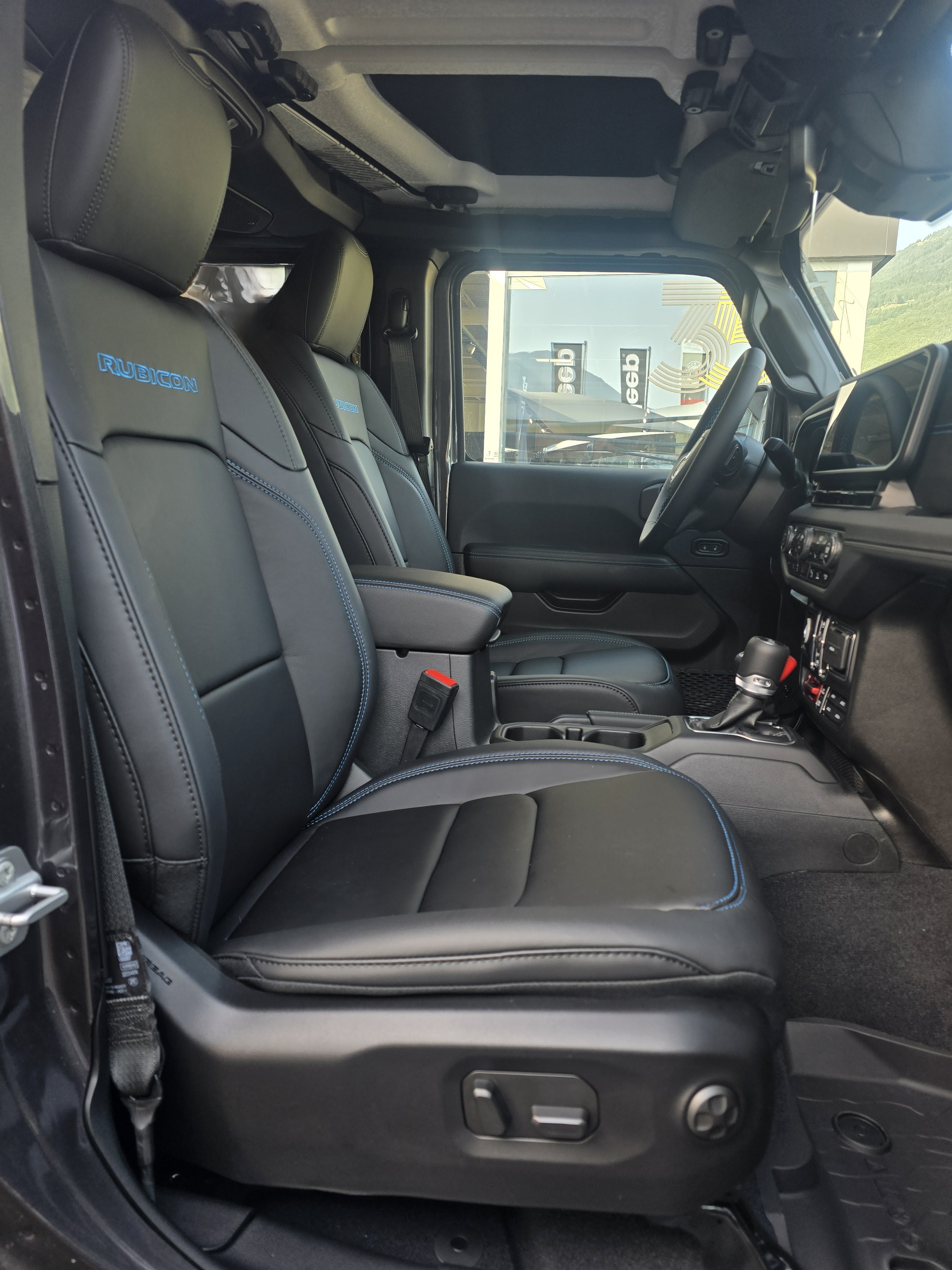 listing desktop thumbnail image 14