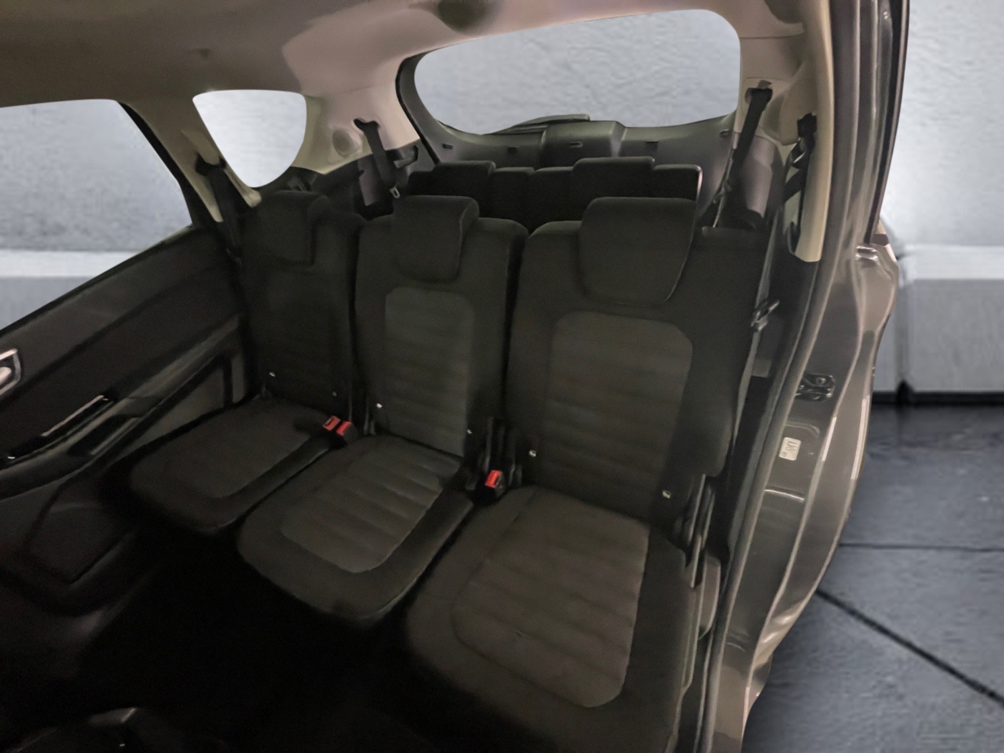 listing desktop thumbnail image 14