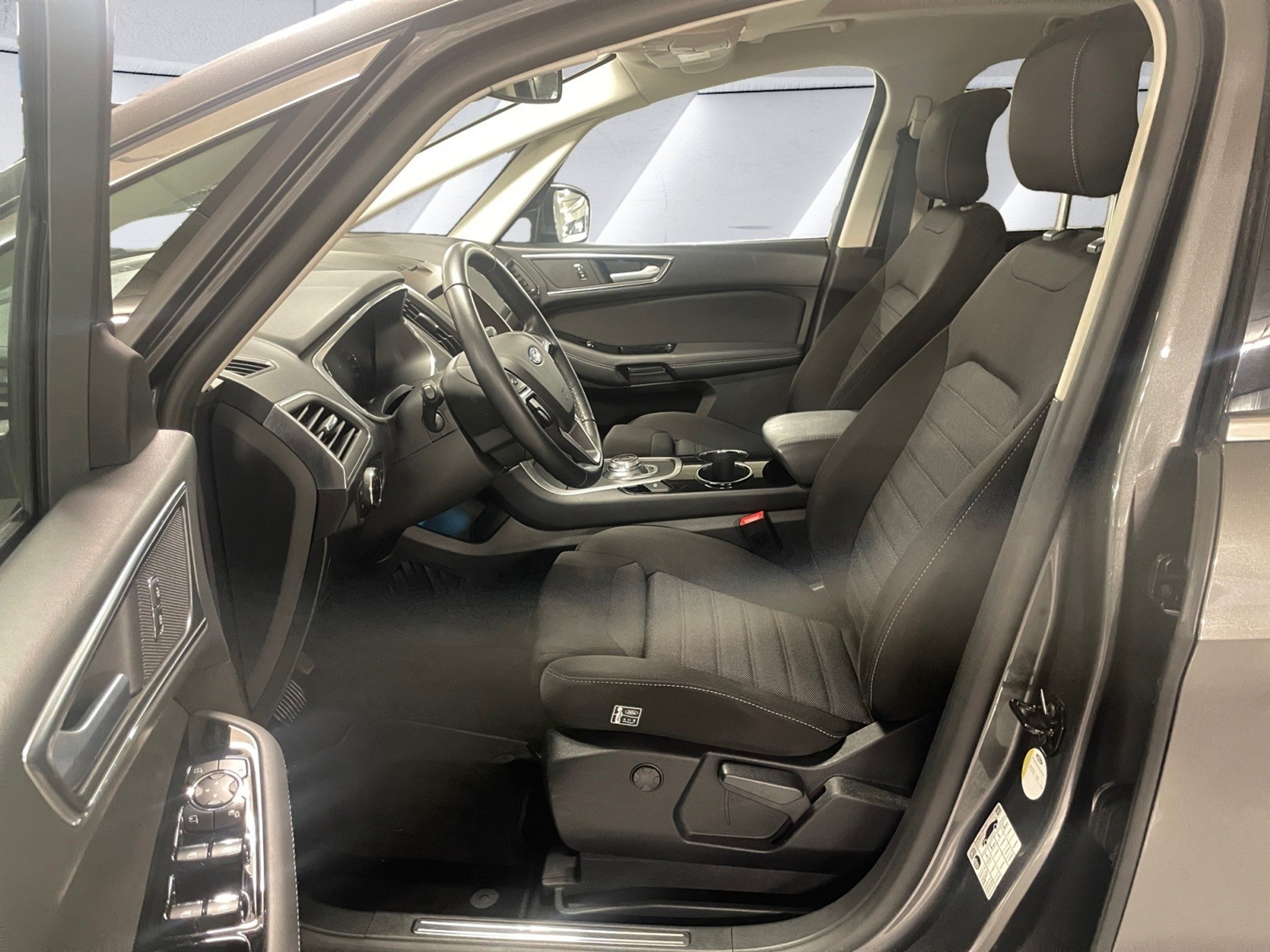 listing desktop thumbnail image 12