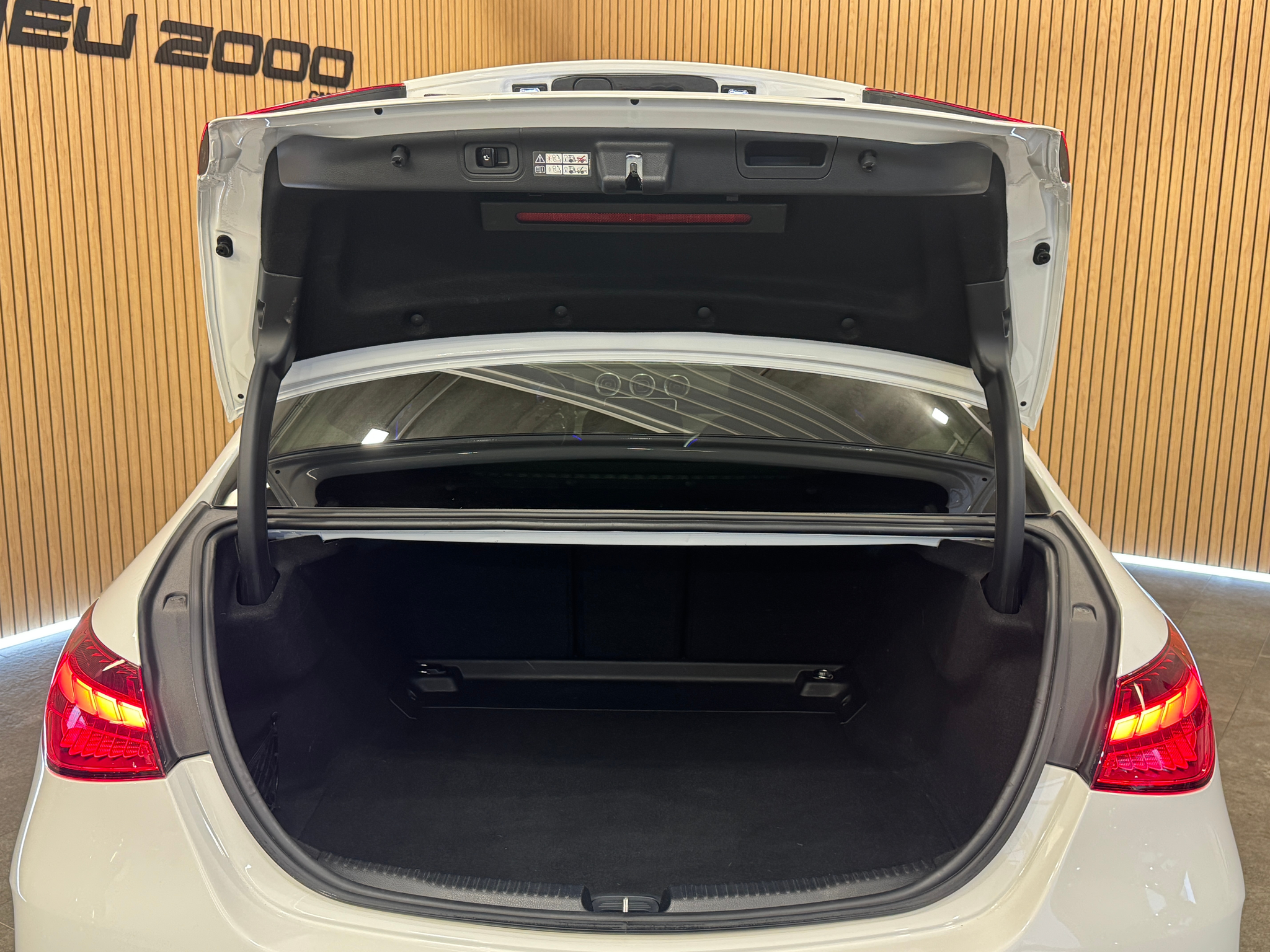 listing desktop thumbnail image 17