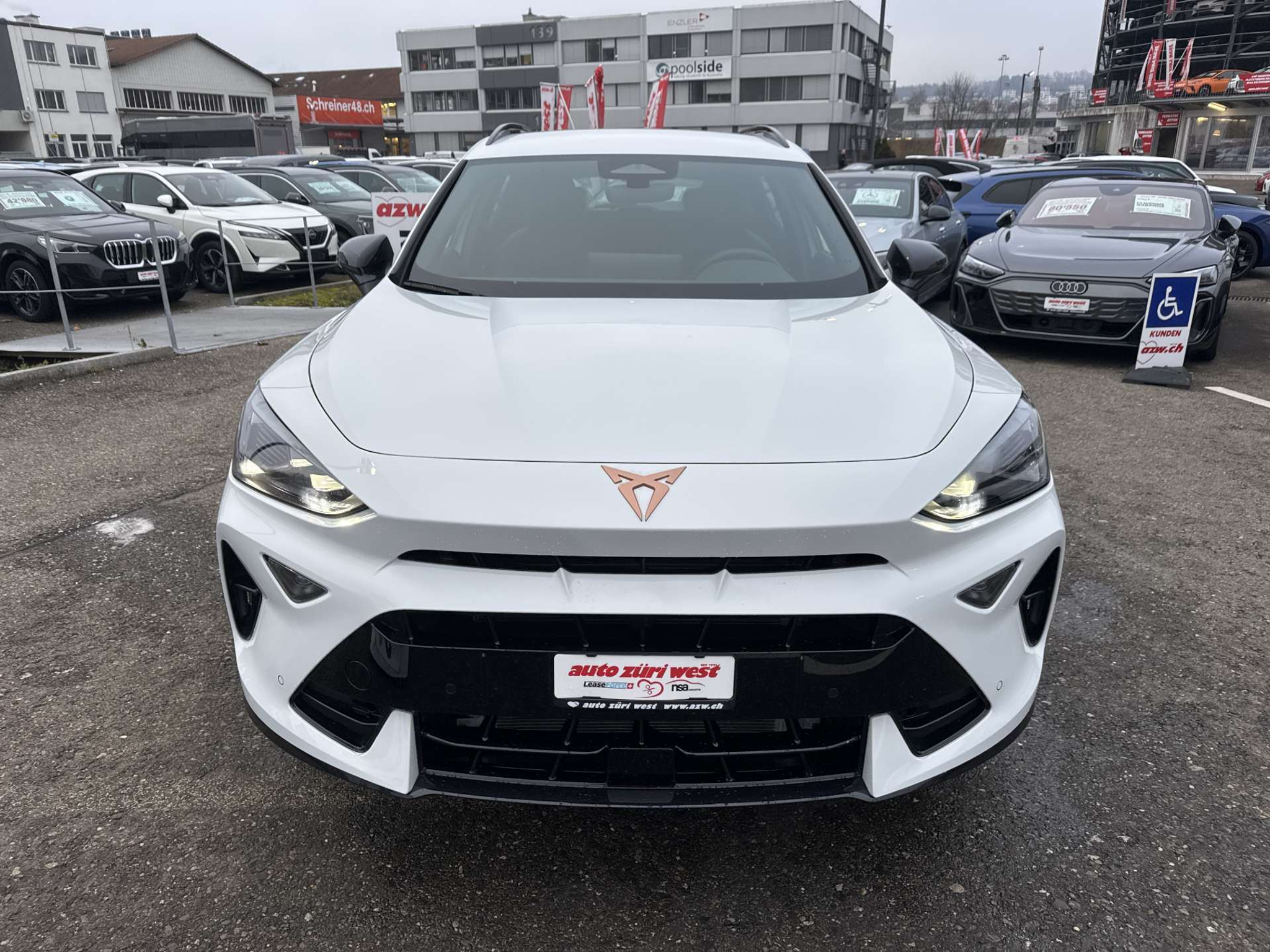 listing desktop thumbnail image 13