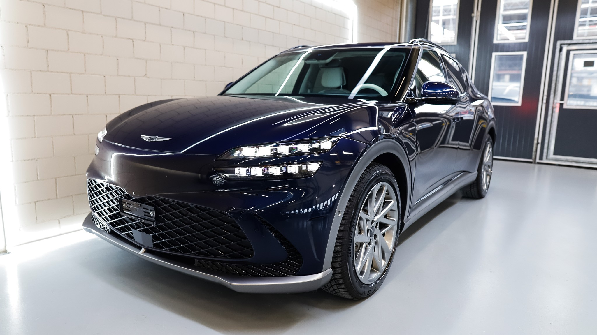 listing desktop thumbnail image 1