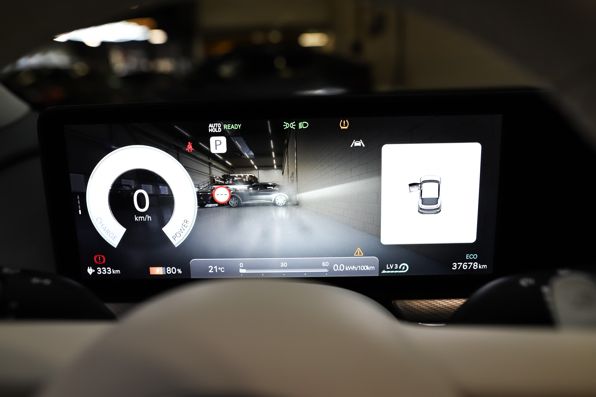 listing desktop thumbnail image 18