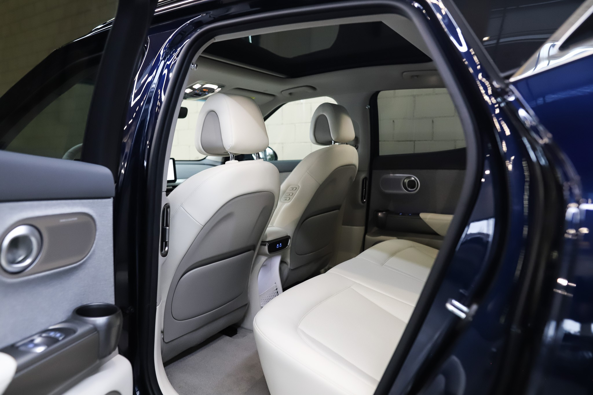 listing desktop thumbnail image 11