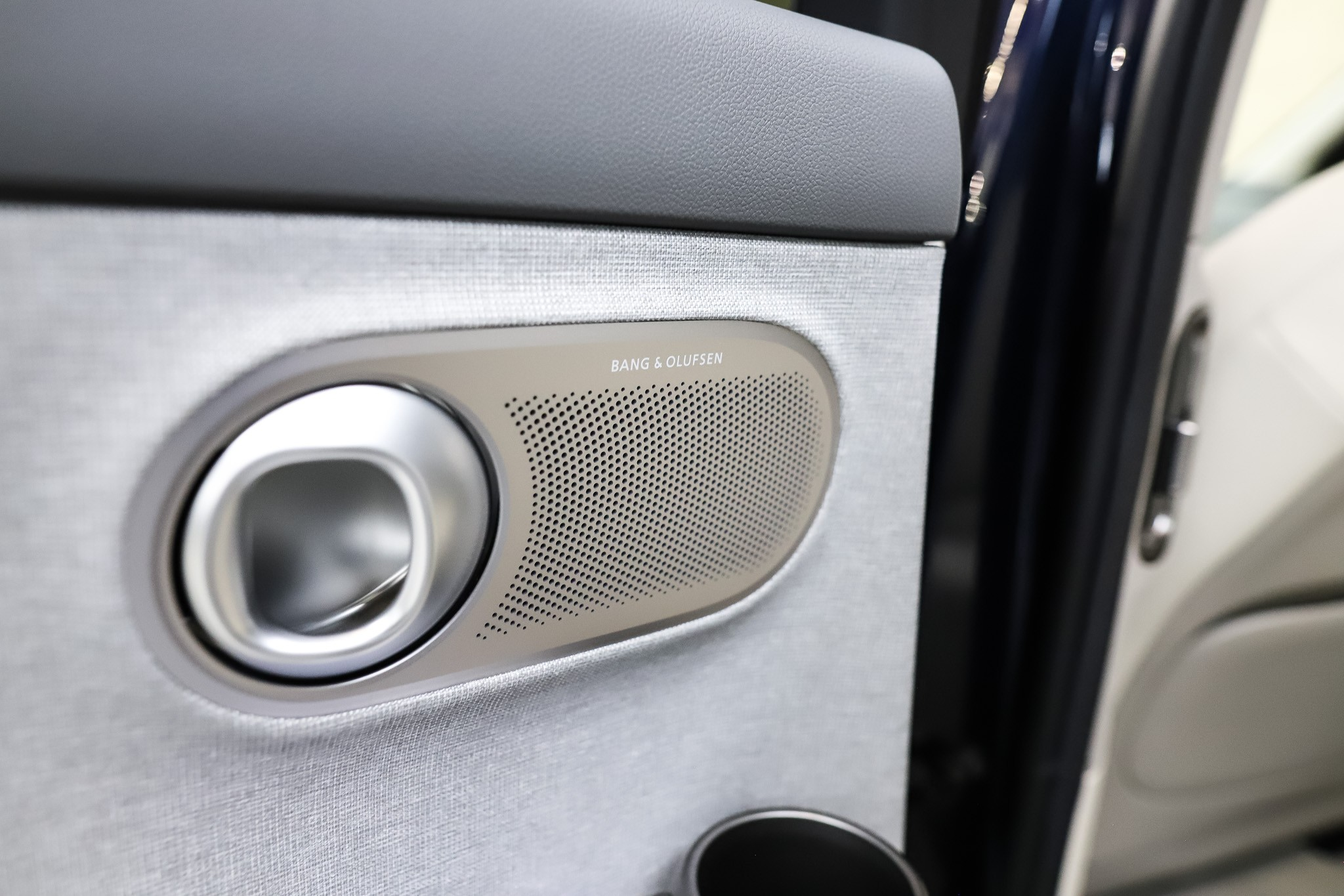 listing desktop thumbnail image 13