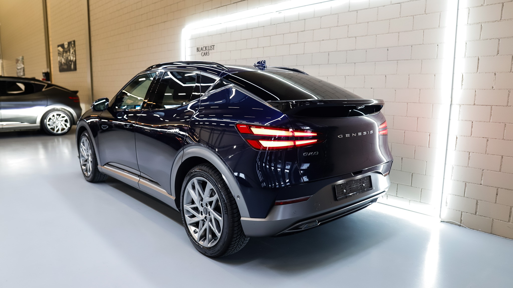 listing desktop thumbnail image 4