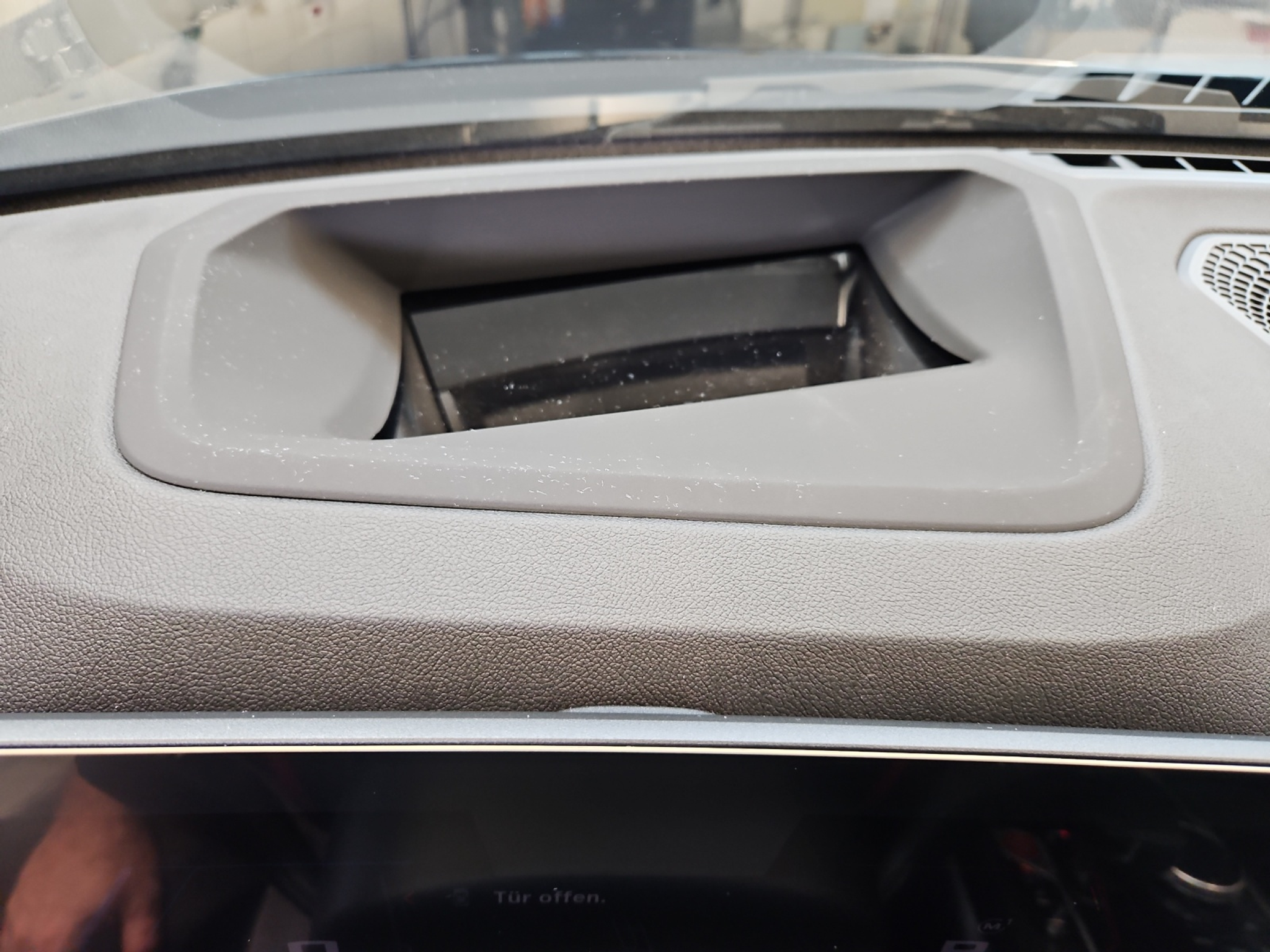 listing desktop thumbnail image 15