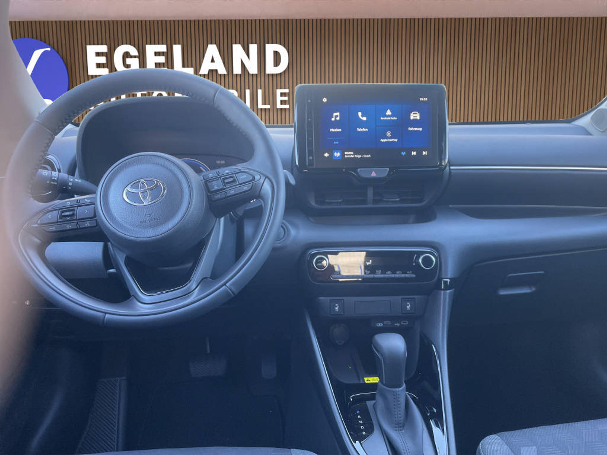 listing desktop thumbnail image 11