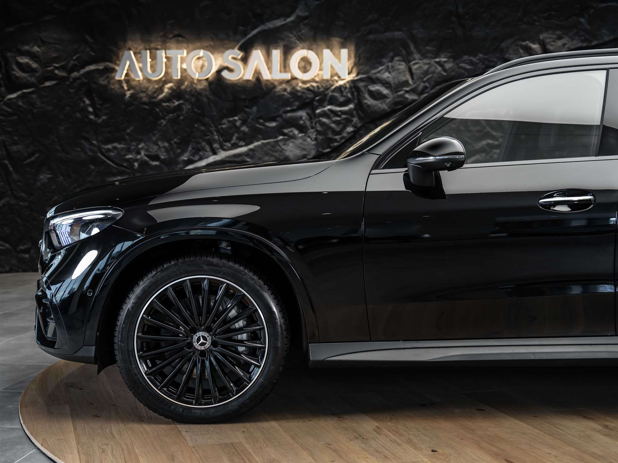 listing desktop thumbnail image 17