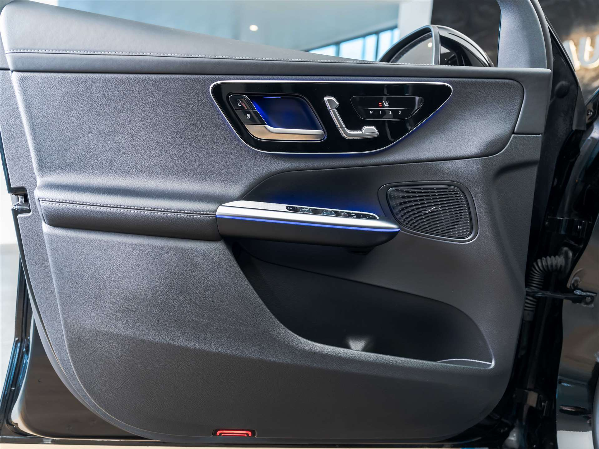 listing desktop thumbnail image 21