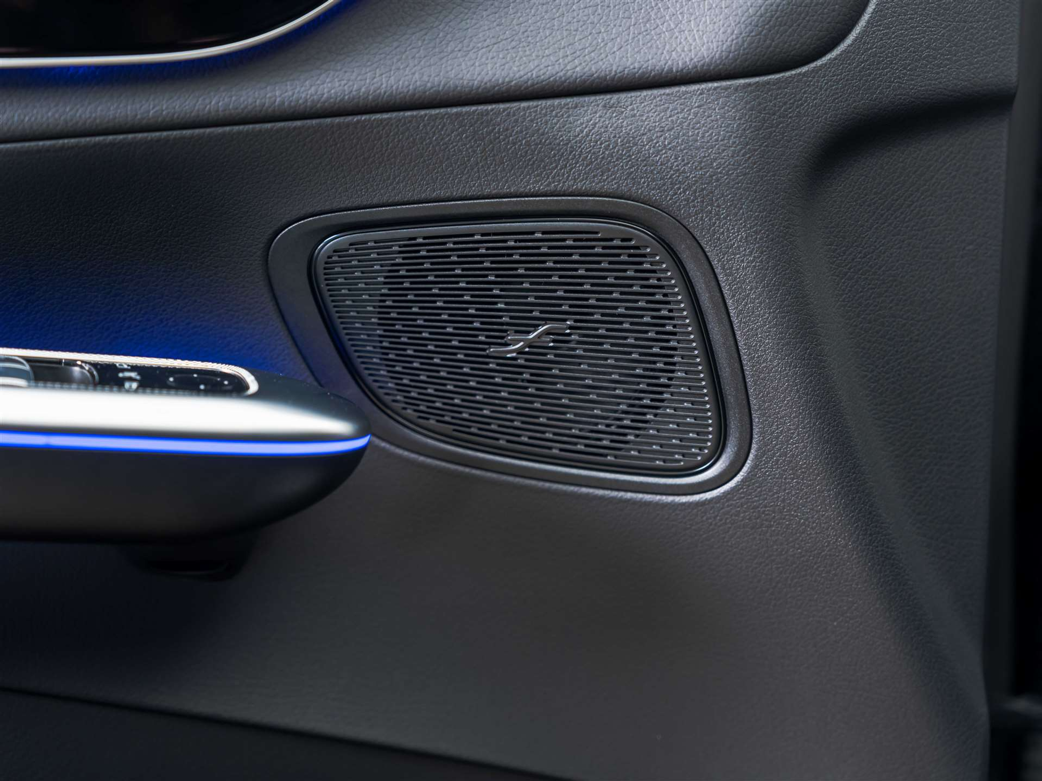 listing desktop thumbnail image 23