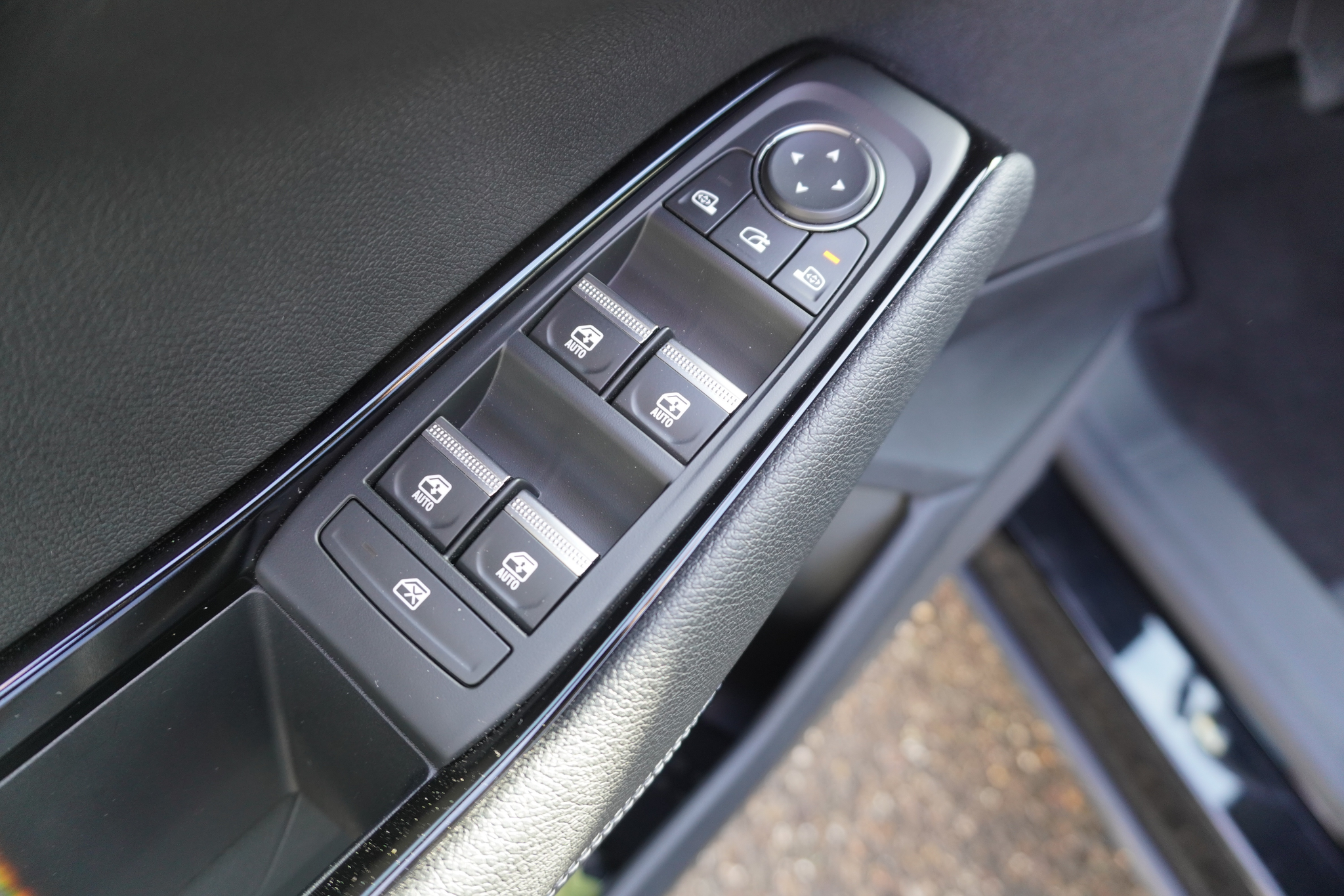 listing desktop thumbnail image 10