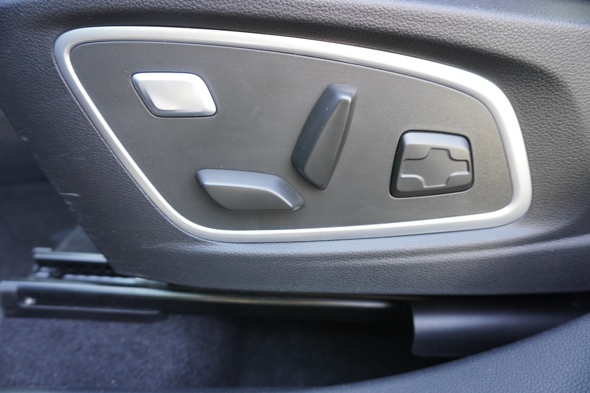 listing desktop thumbnail image 11