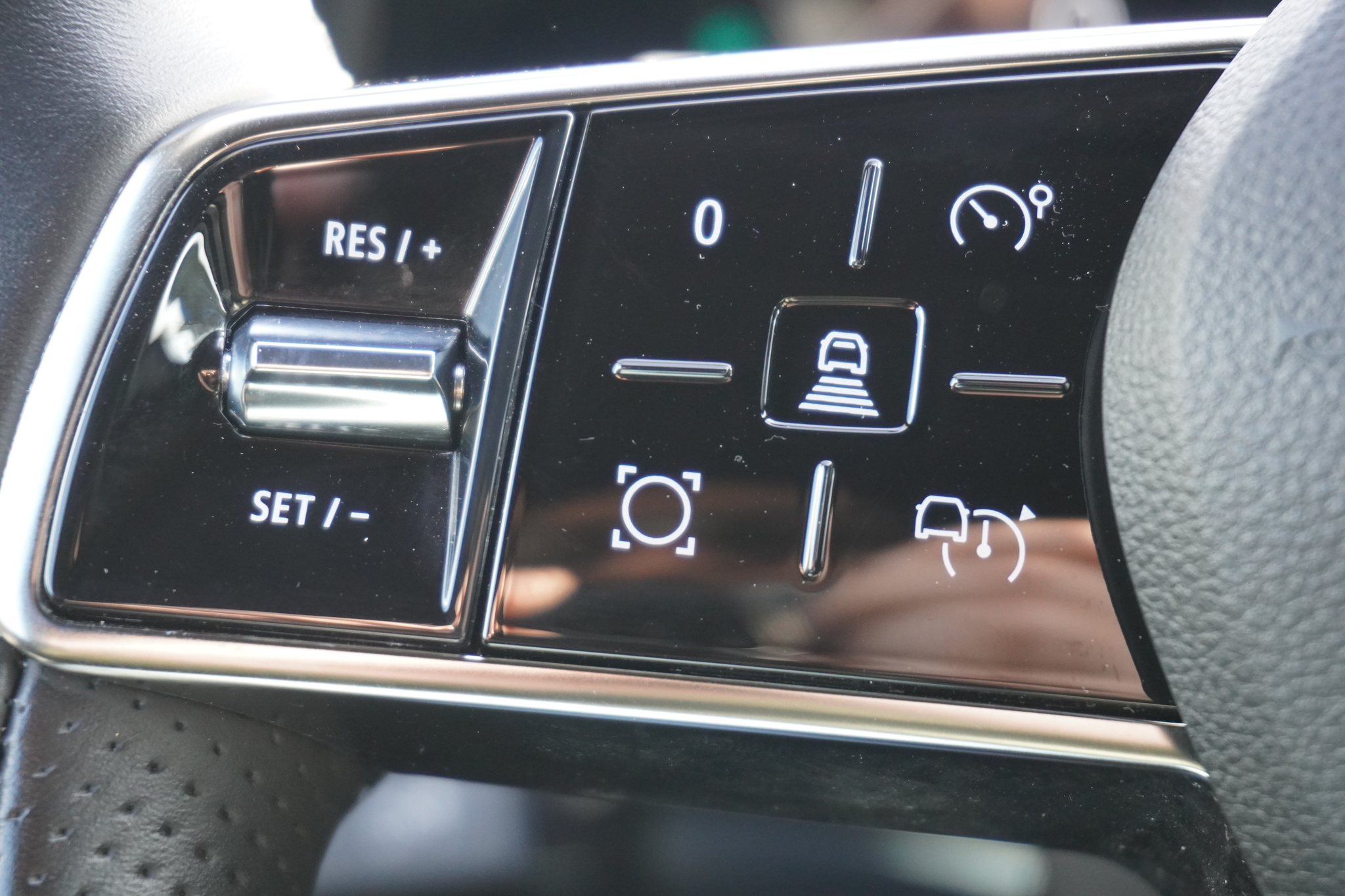 listing desktop thumbnail image 18