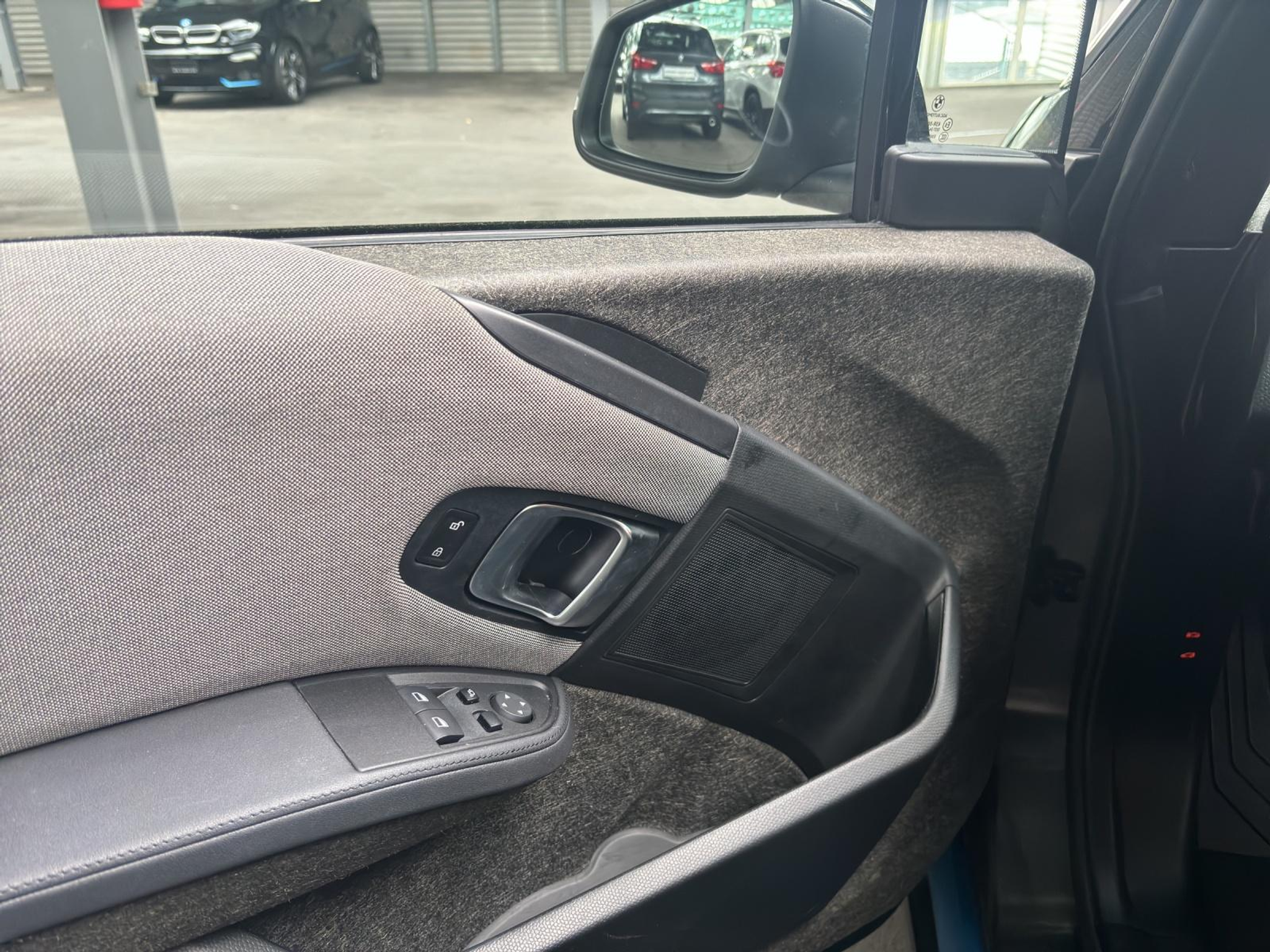 listing desktop thumbnail image 21