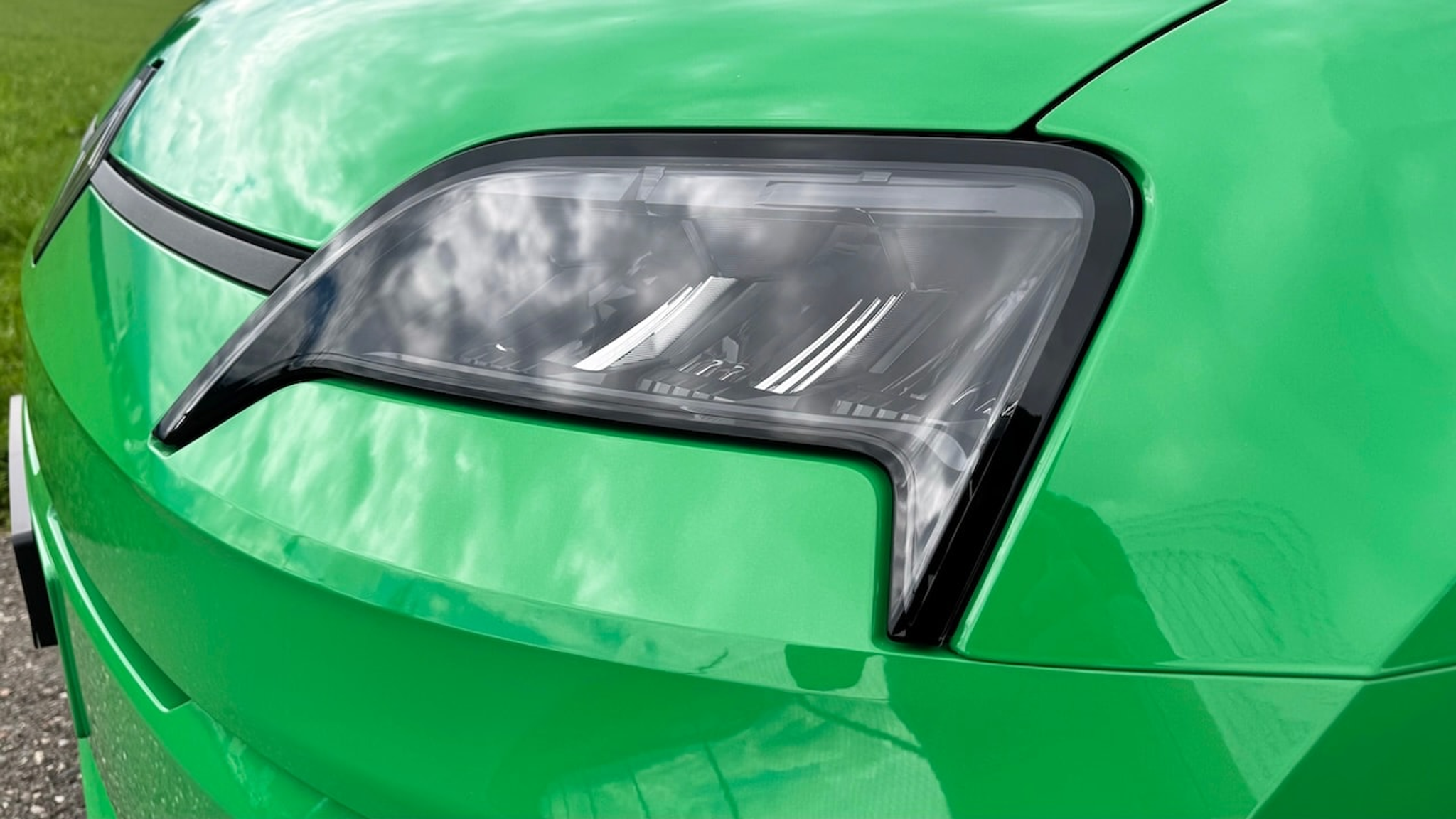 listing desktop thumbnail image 9