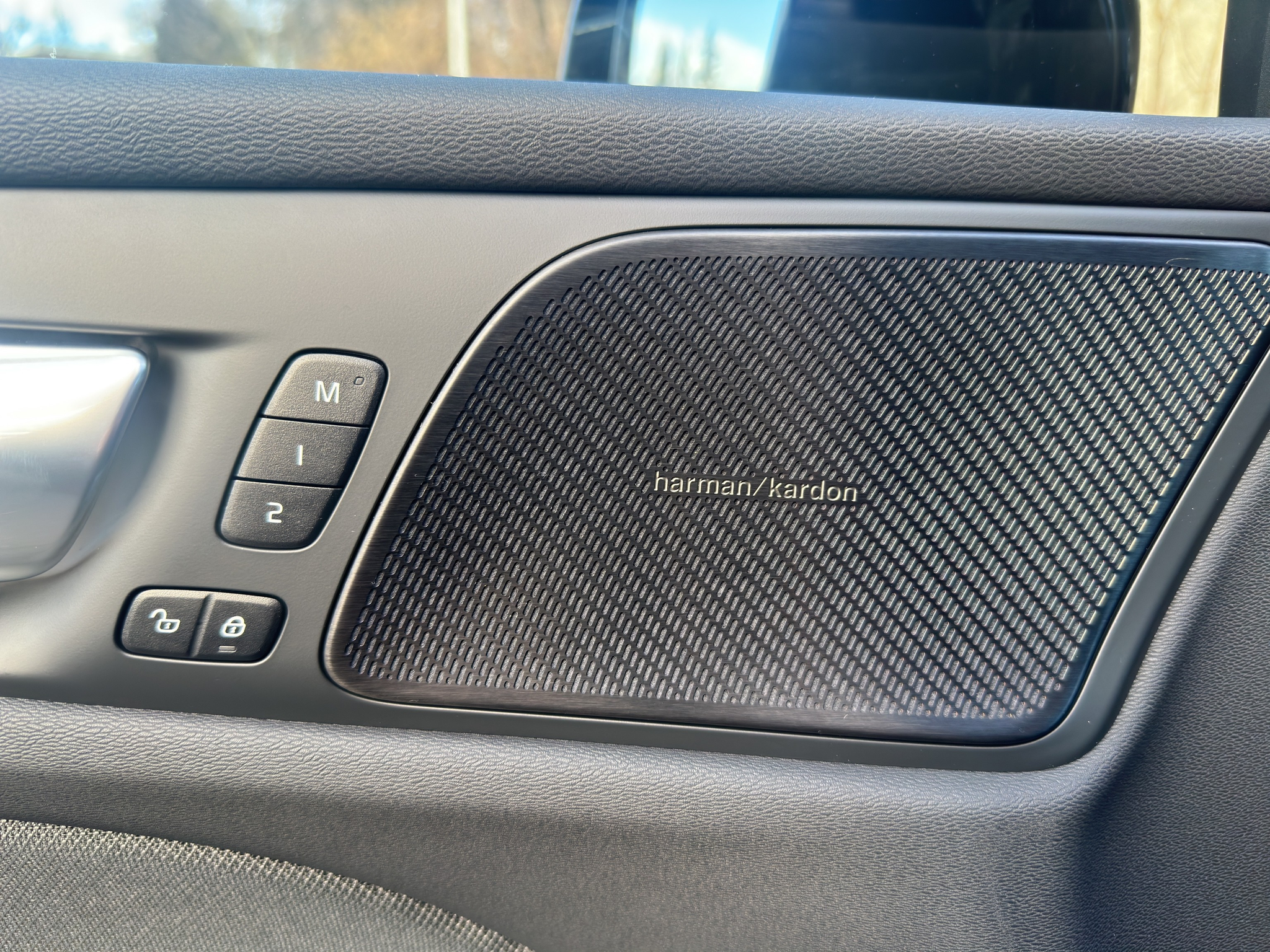 listing desktop thumbnail image 23