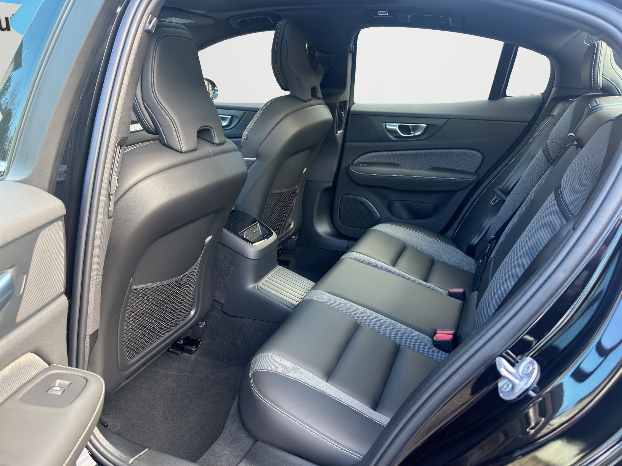 listing desktop thumbnail image 13