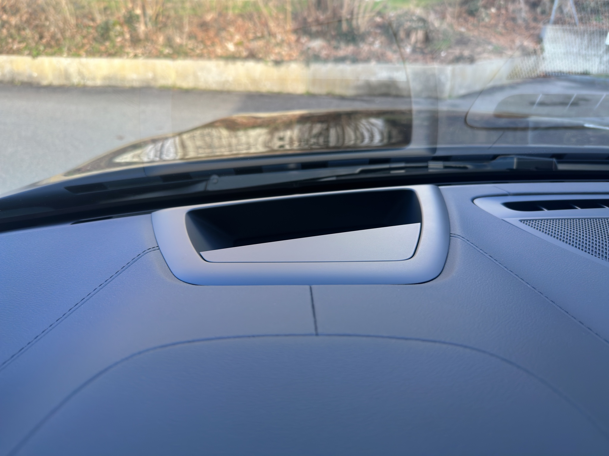 listing desktop thumbnail image 15