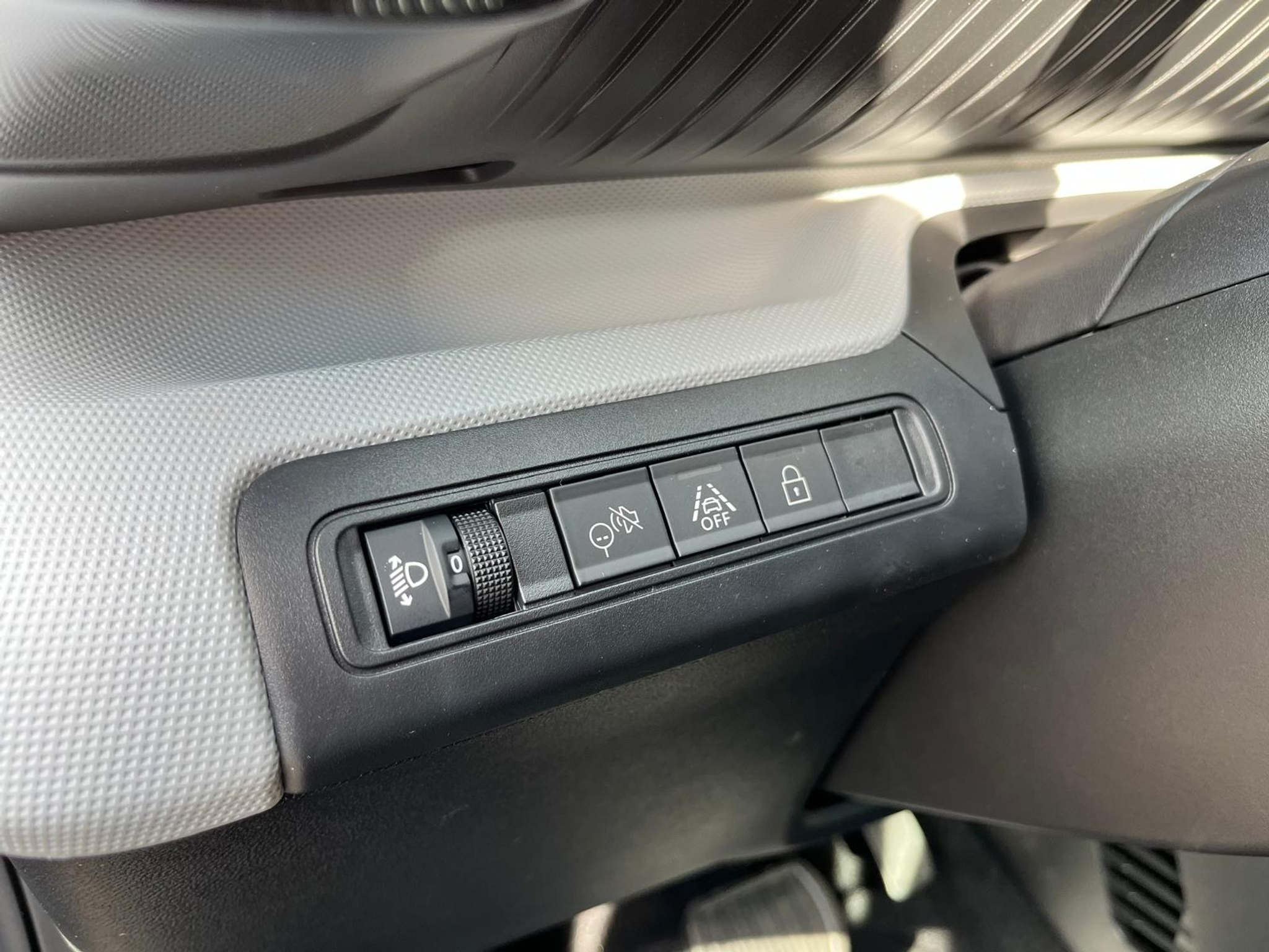 listing desktop thumbnail image 12