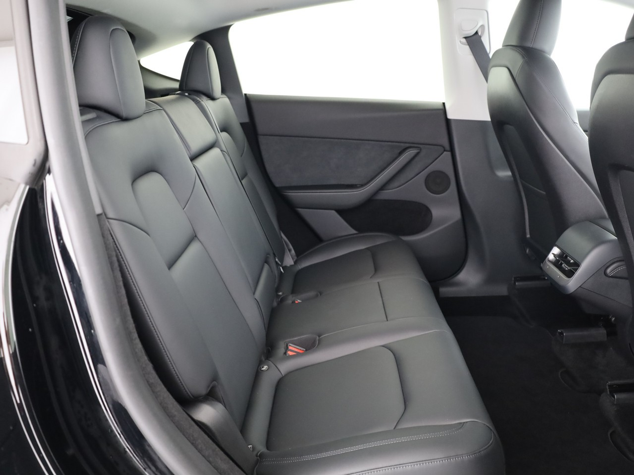 listing desktop thumbnail image 11