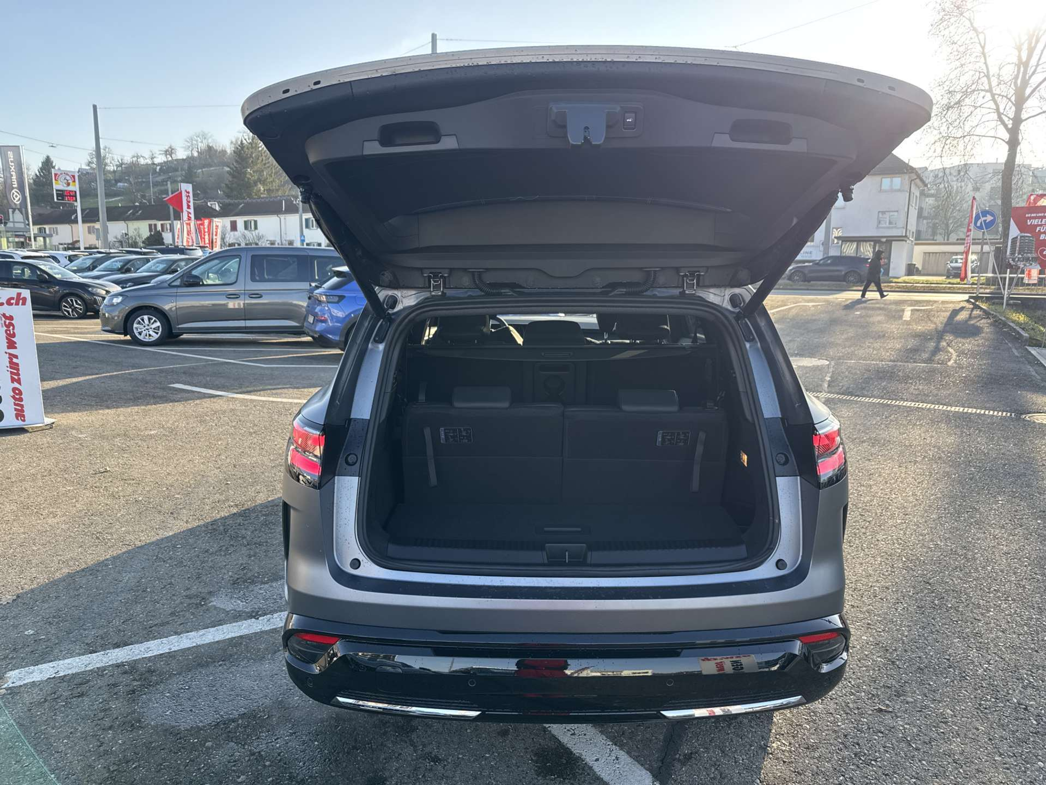 listing desktop thumbnail image 7