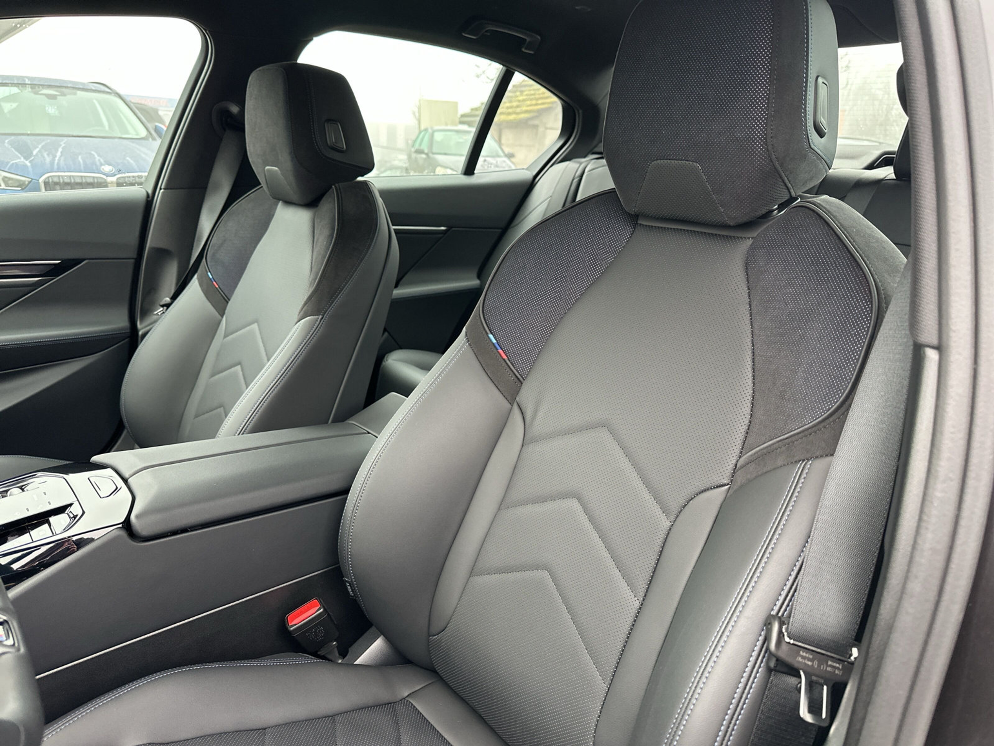 listing desktop thumbnail image 9