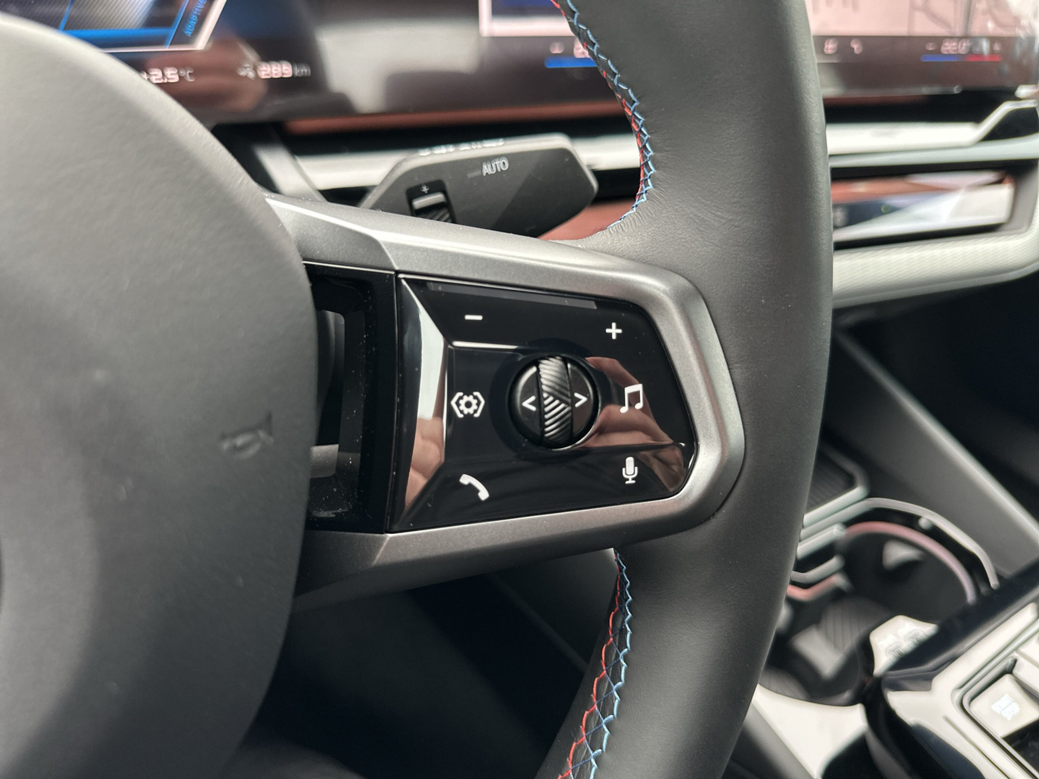 listing desktop thumbnail image 12